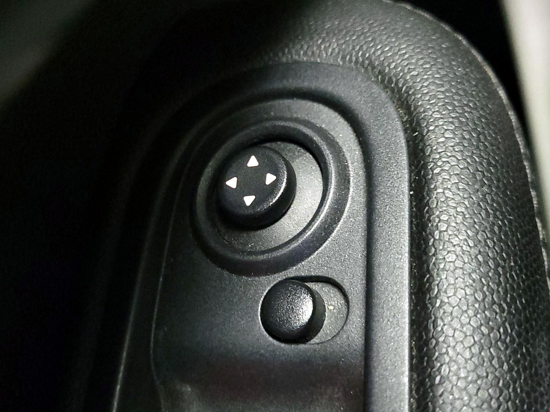 Thumbnail: 2015 MINI Cooper Countryman - 13