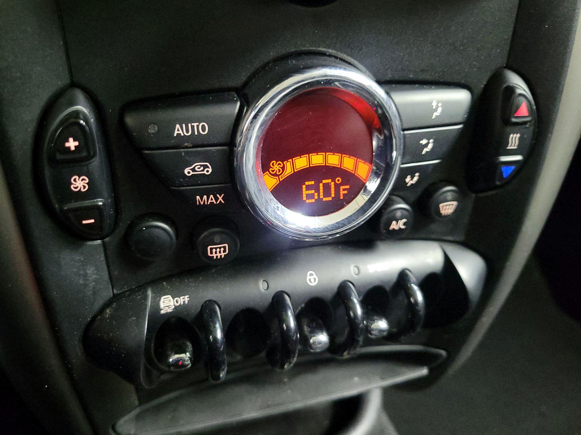 Thumbnail: 2015 MINI Cooper Countryman - 15