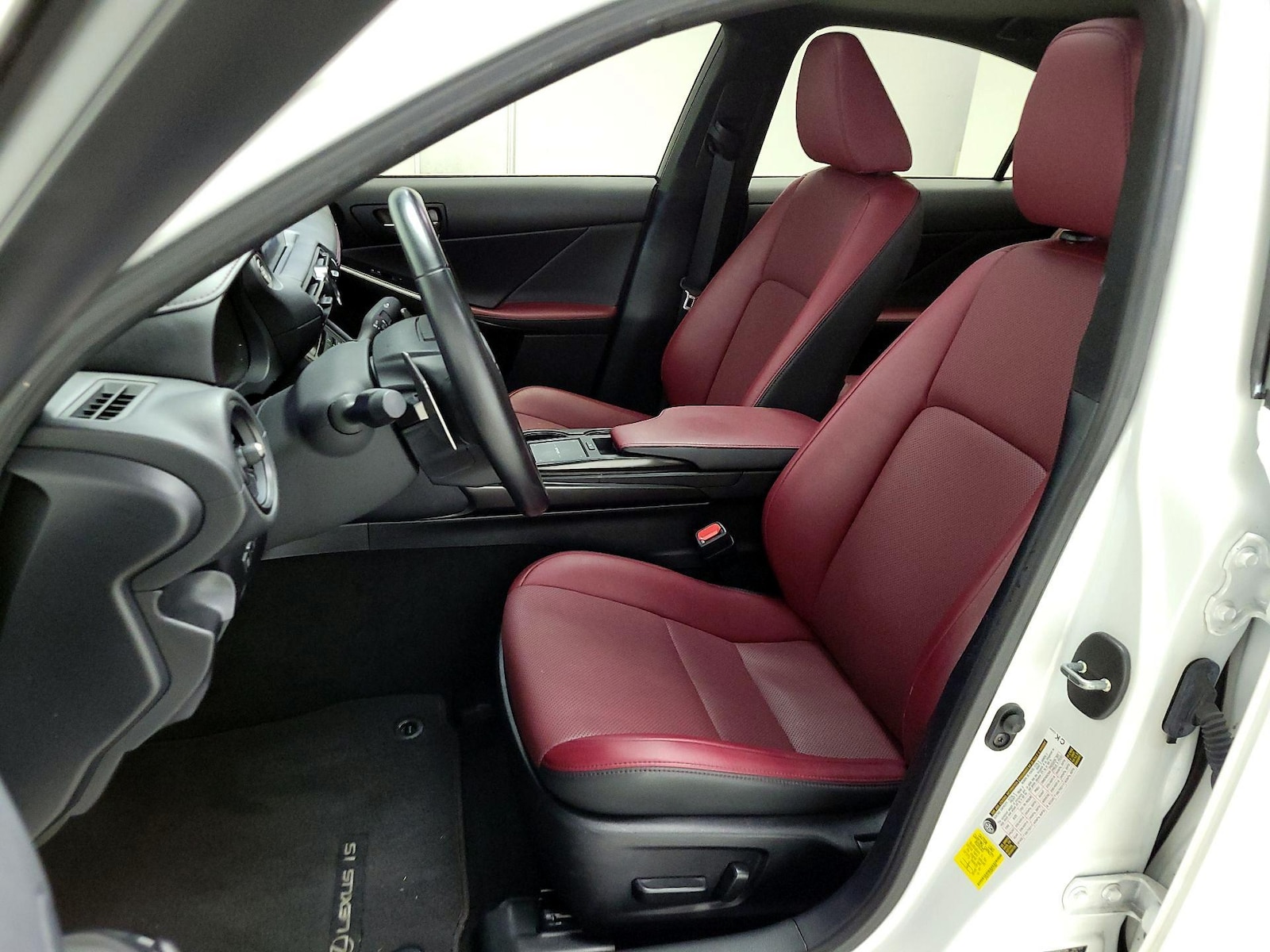 2023 Lexus IS 300 - Photo 12
