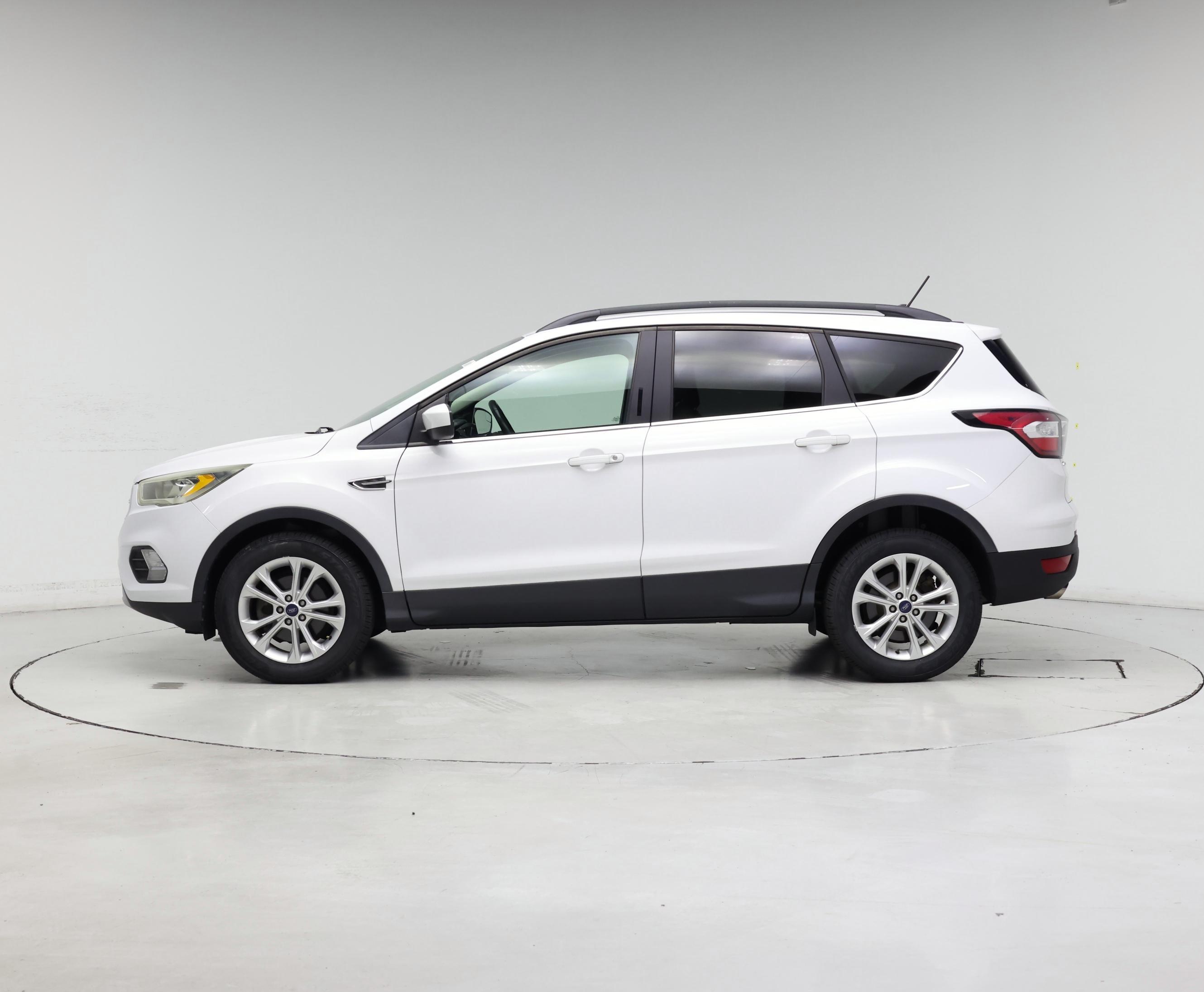 Thumbnail: 2018 Ford Escape - 3