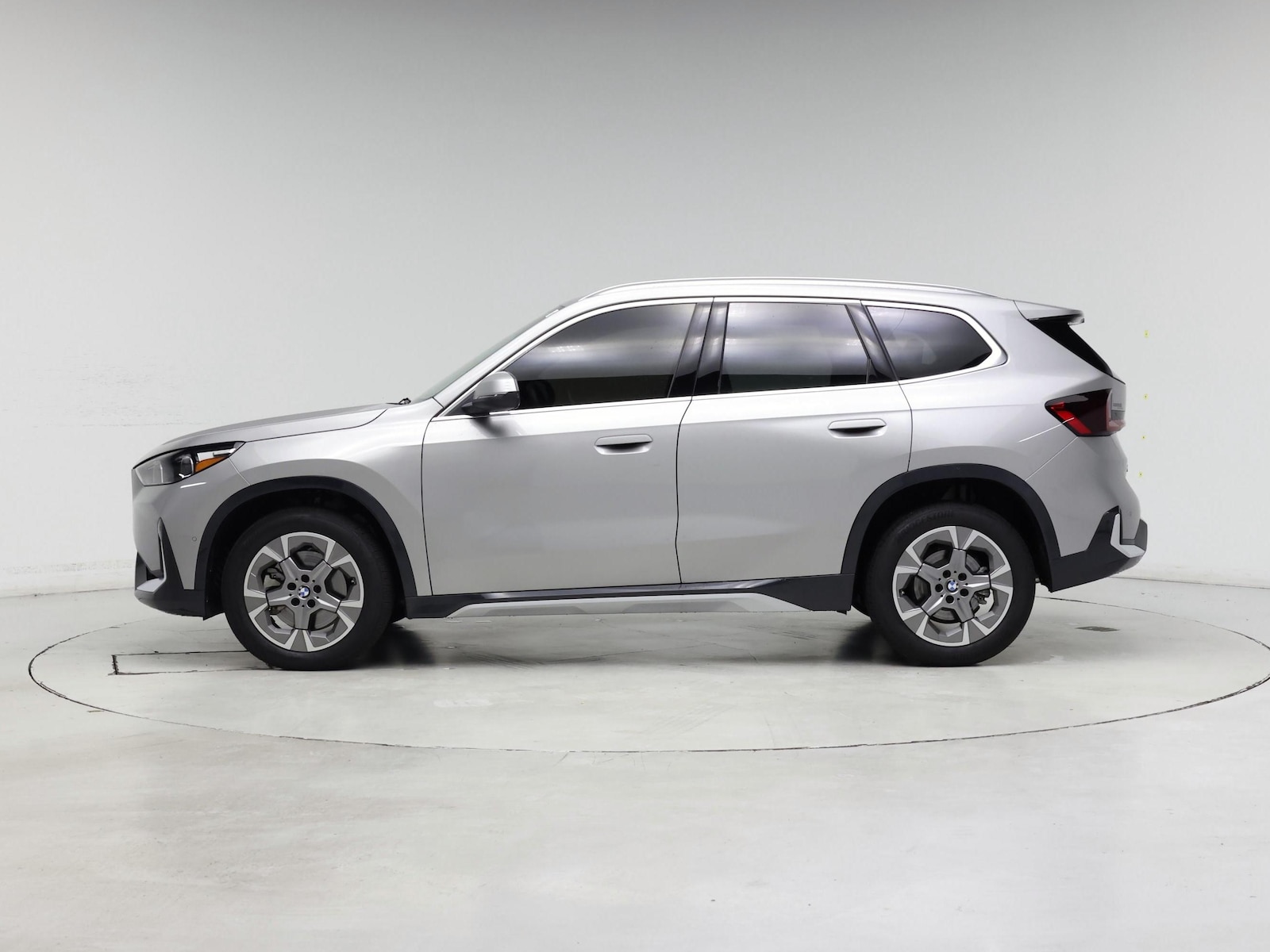 2025 BMW X1 28i - Photo 4