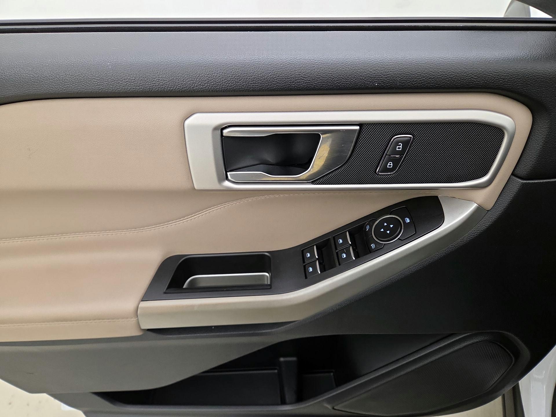 Thumbnail: 2020 Ford Explorer - 12