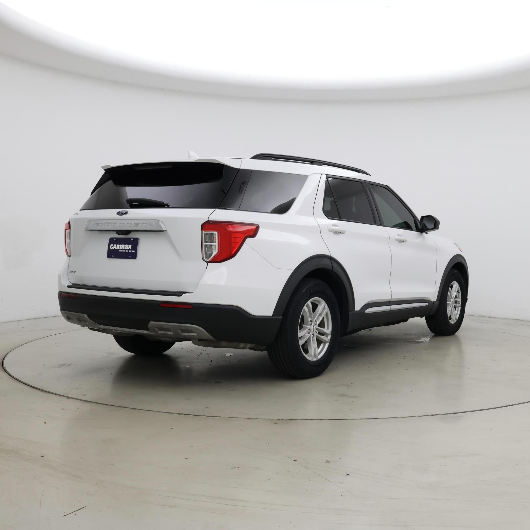 Thumbnail: 2020 Ford Explorer - 8