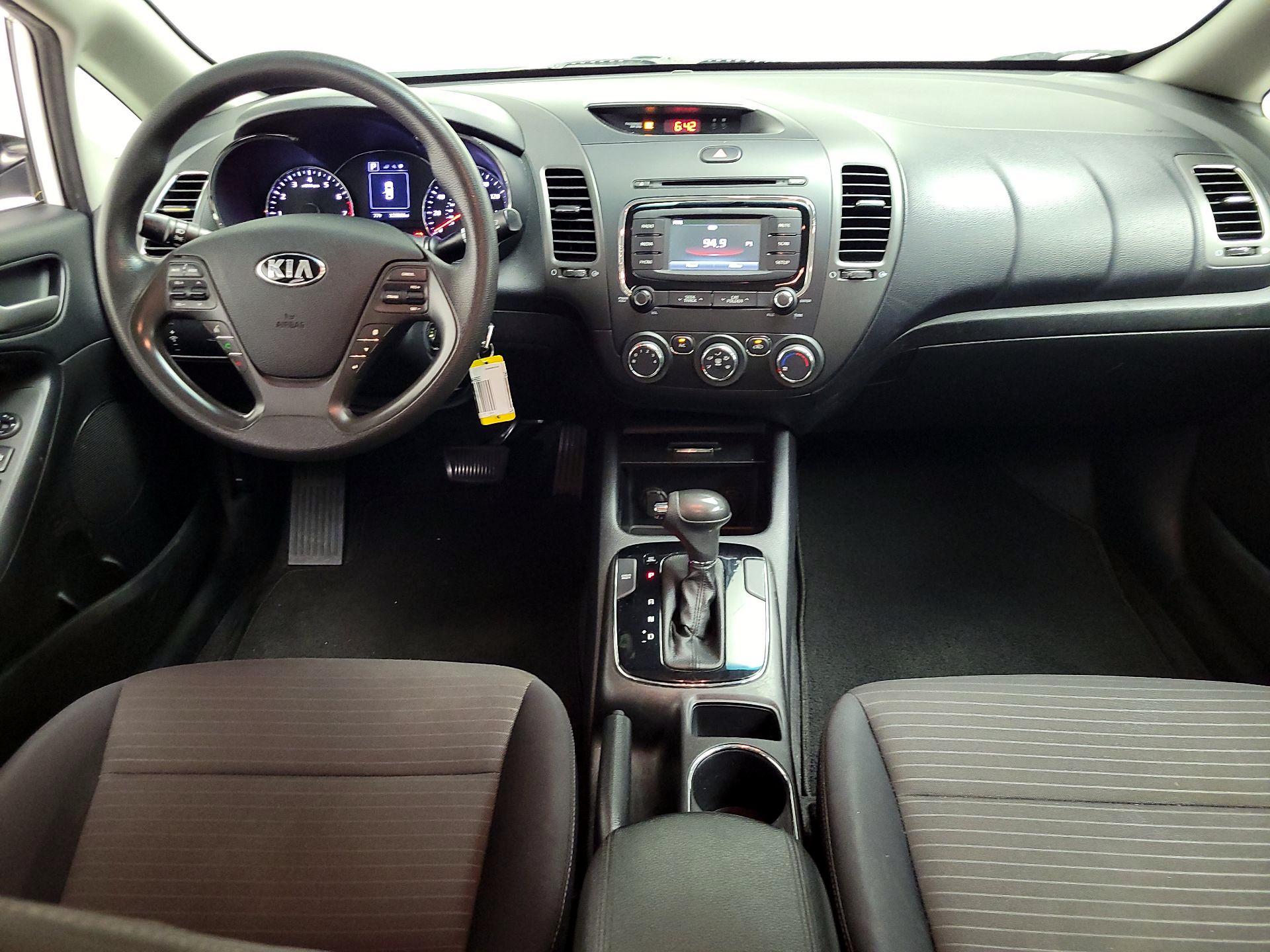 Thumbnail: 2017 Kia Forte - 9