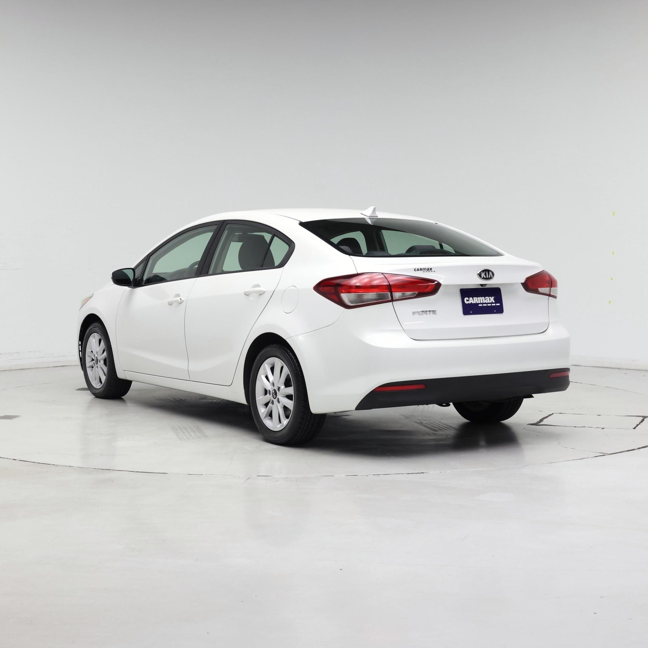 Thumbnail: 2017 Kia Forte - 2