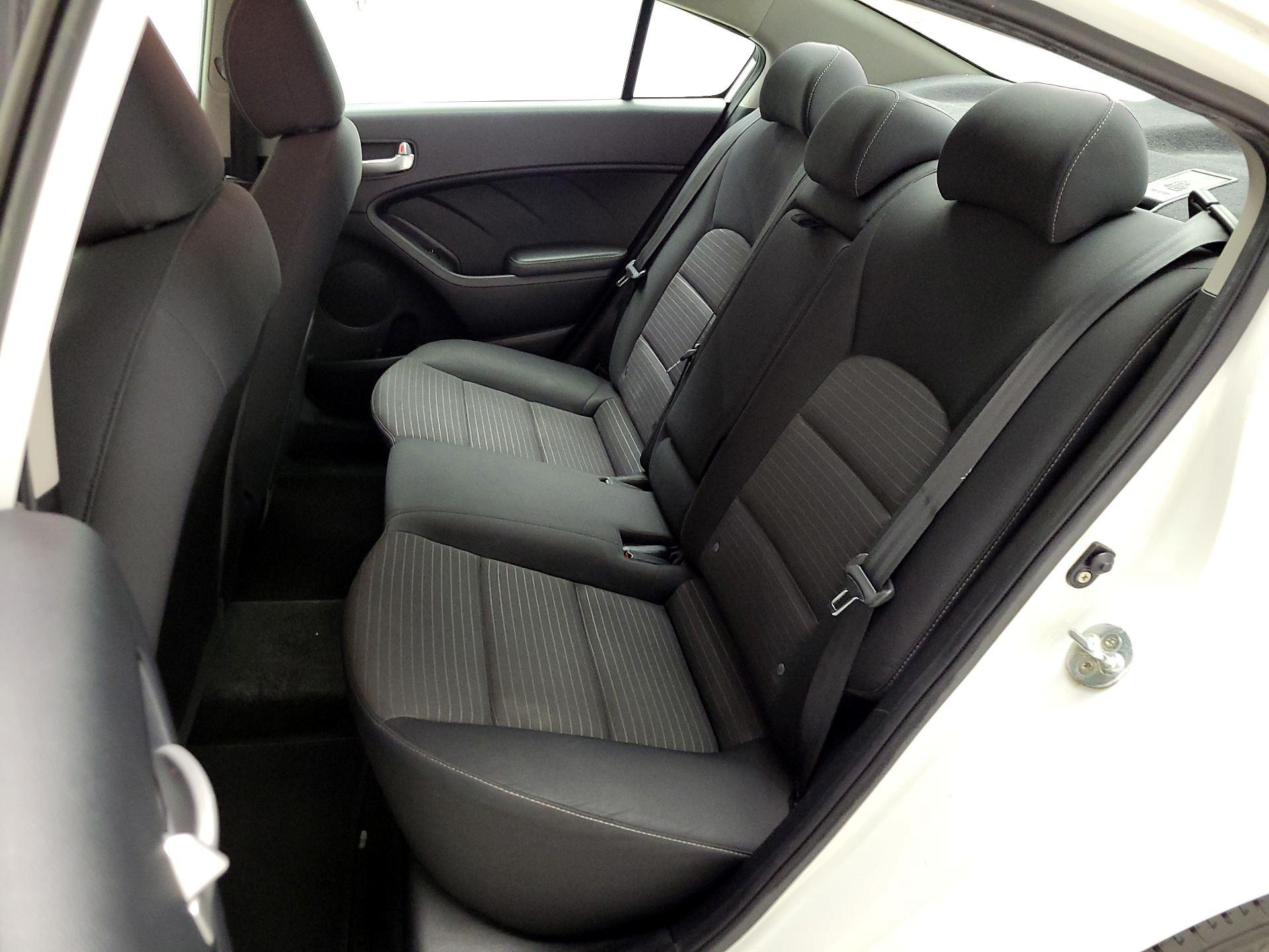Thumbnail: 2017 Kia Forte - 19