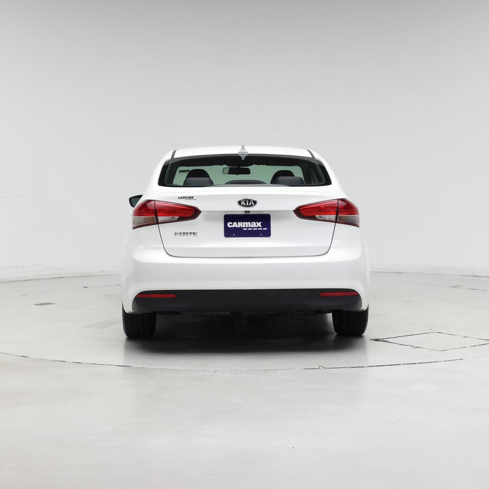 Thumbnail: 2017 Kia Forte - 6