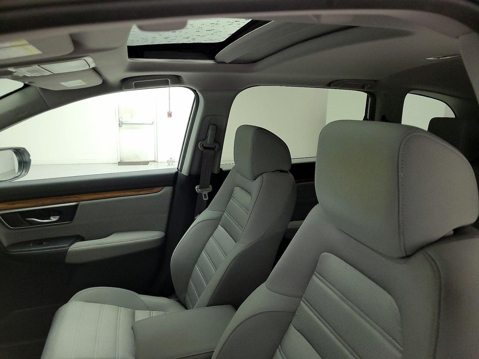 Sunroof(s) & Overhead Airbags