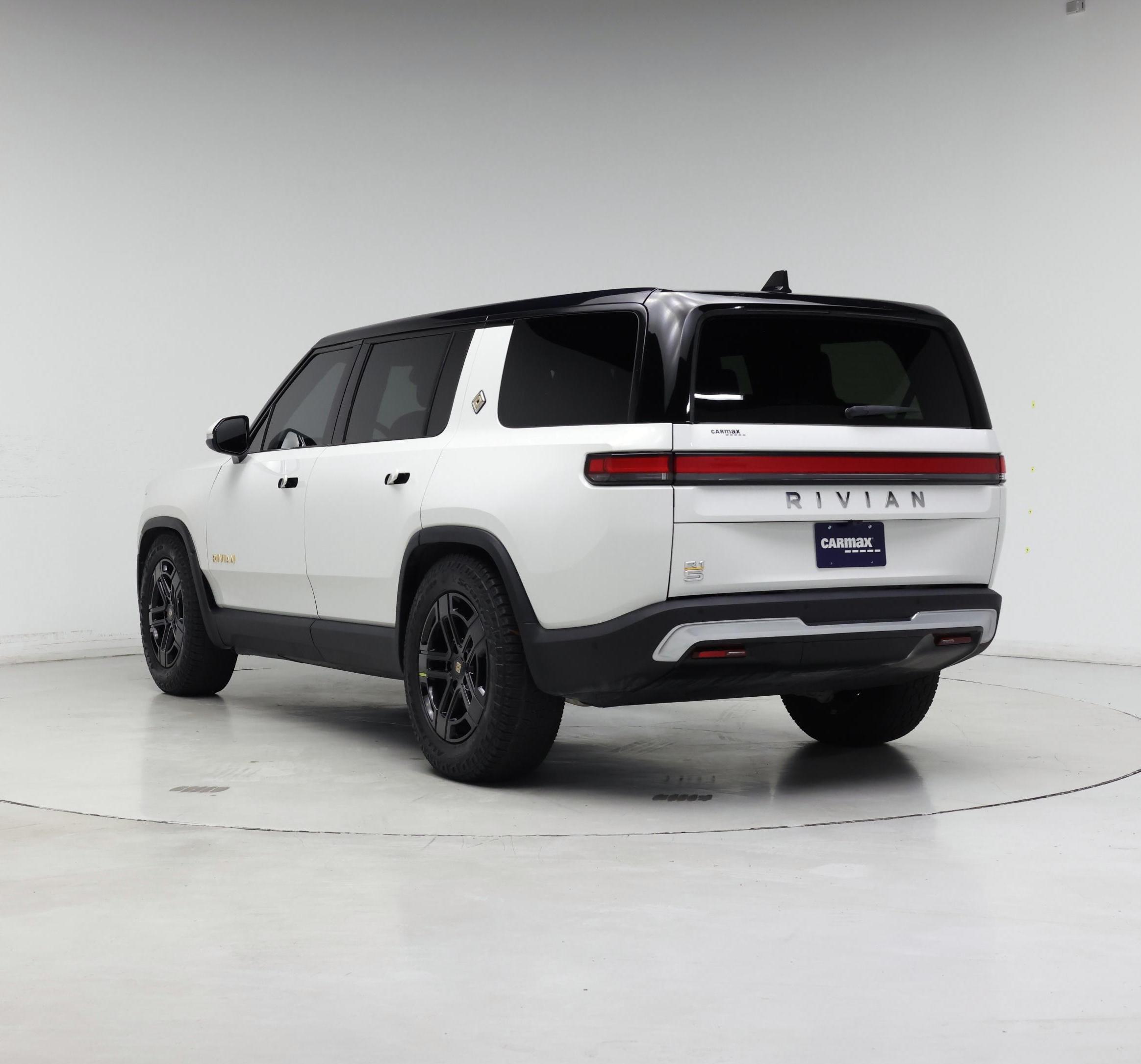 Thumbnail: 2023 Rivian R1S - 2