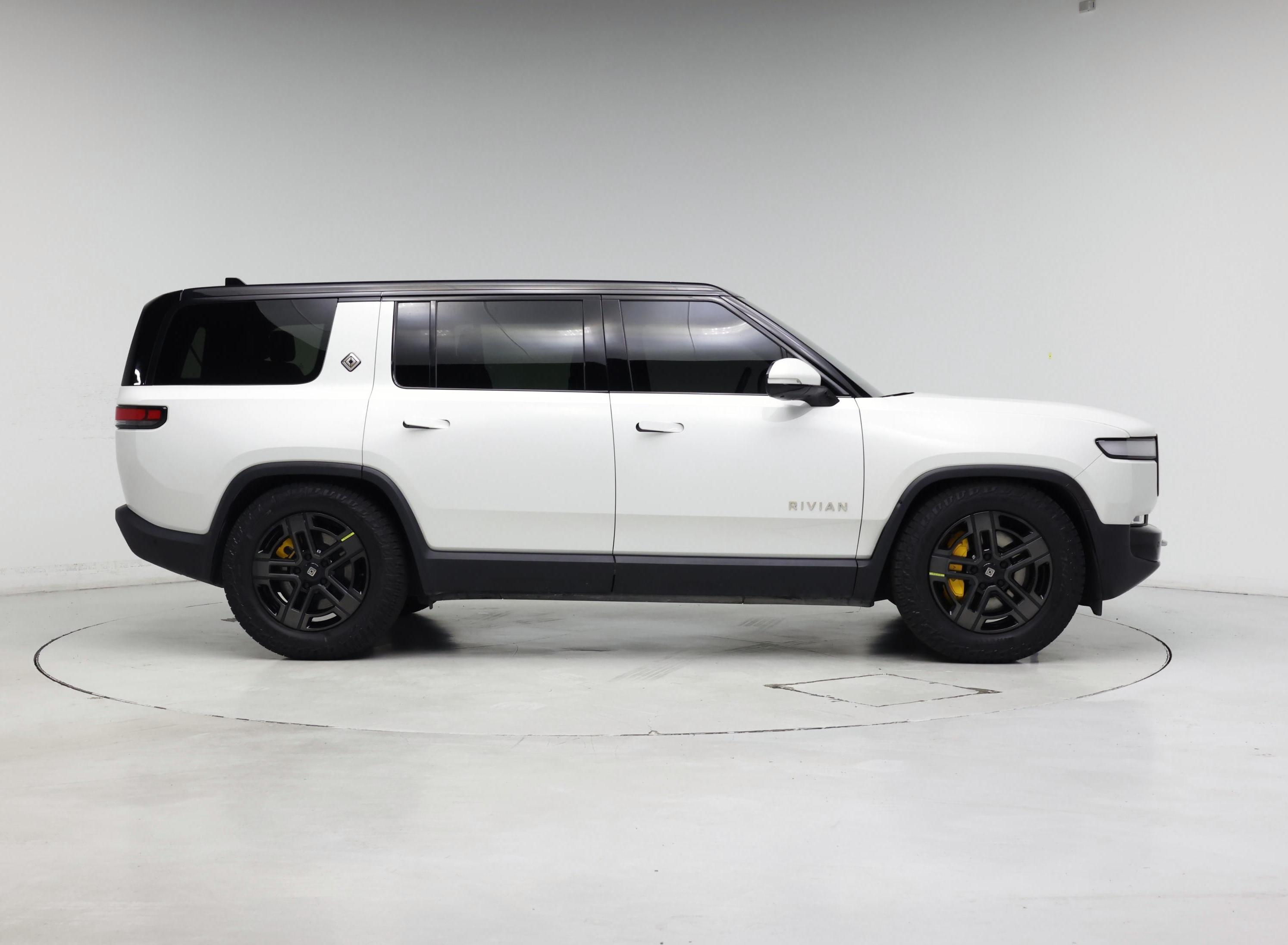 Thumbnail: 2023 Rivian R1S - 7