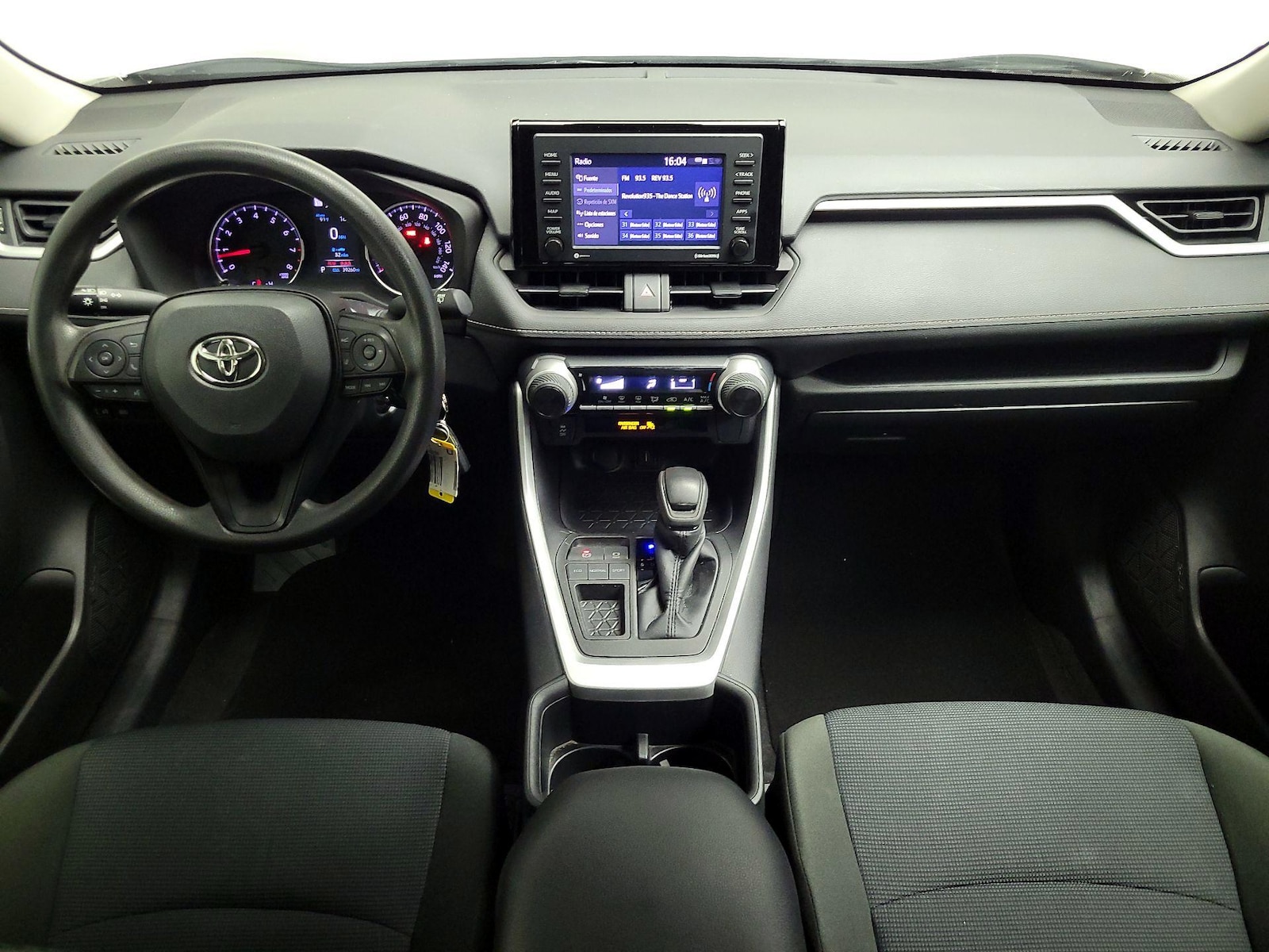 2022 Toyota RAV4 LE - Photo 10