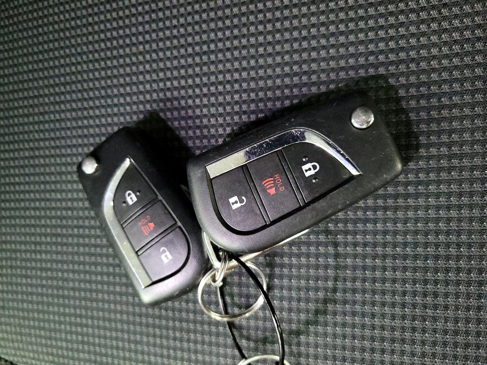 2022 Toyota RAV4 LE - Photo 24