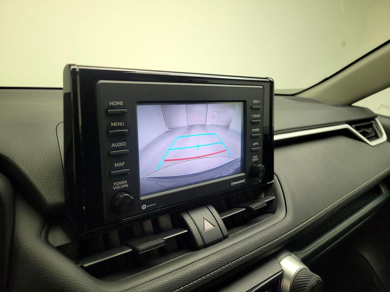 2020 Toyota RAV4 LE - Photo 15