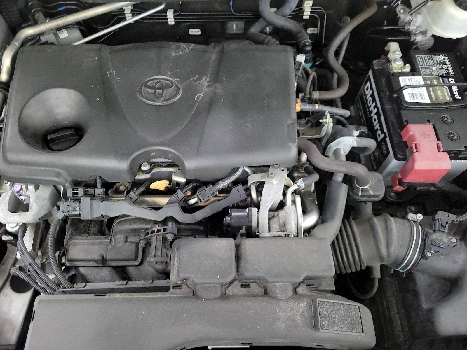 2020 Toyota RAV4 LE - Photo 22
