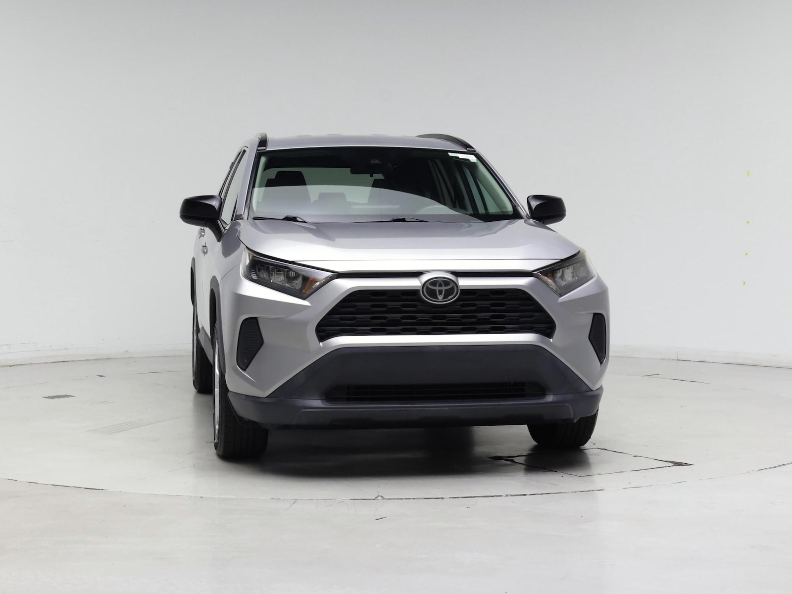 2020 Toyota RAV4 LE - Photo 6