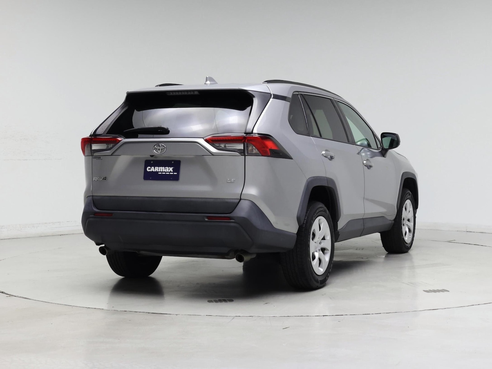 2020 Toyota RAV4 LE - Photo 9