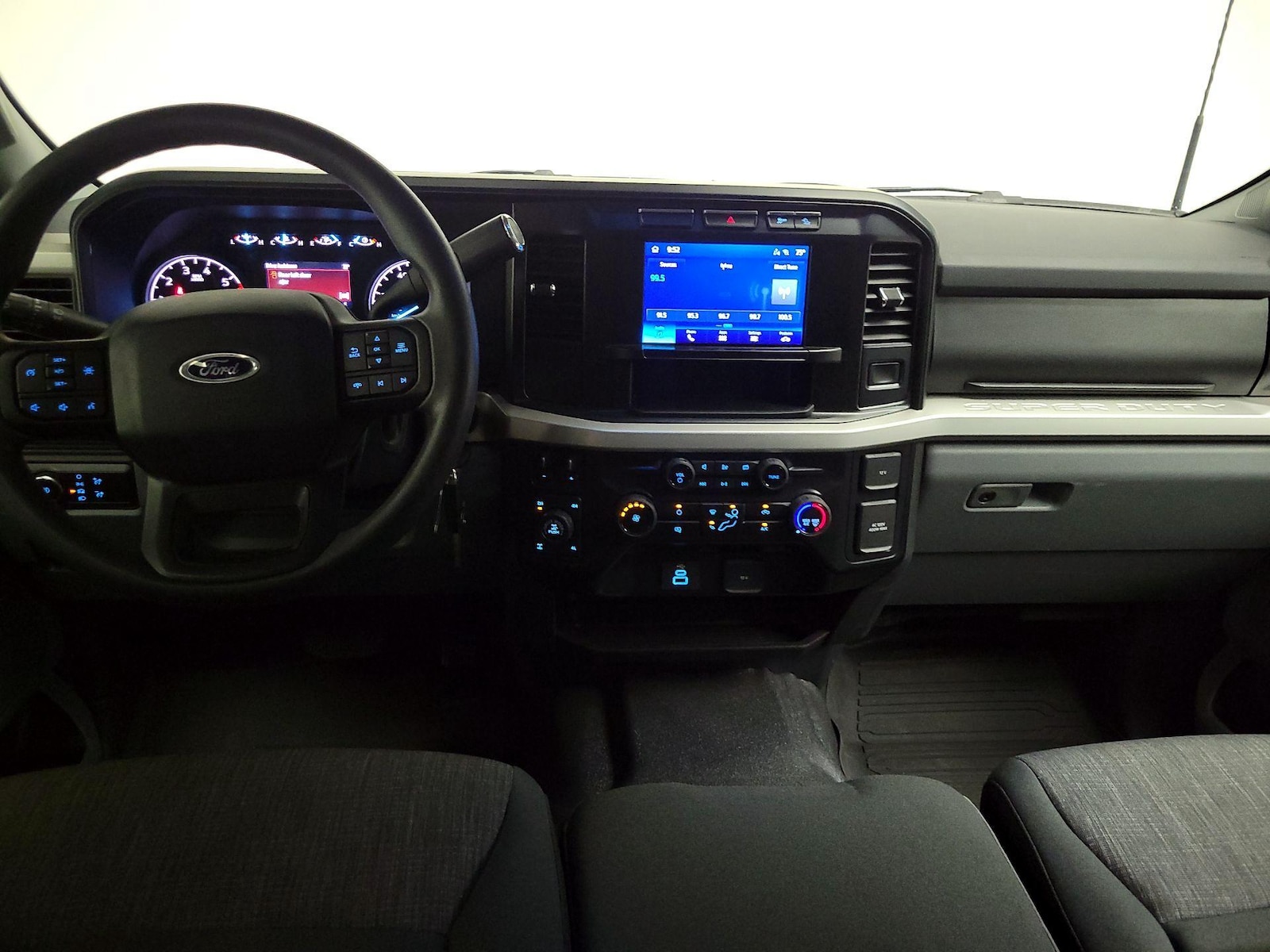 2024 Ford F-350 Super Duty XLT - Photo 10