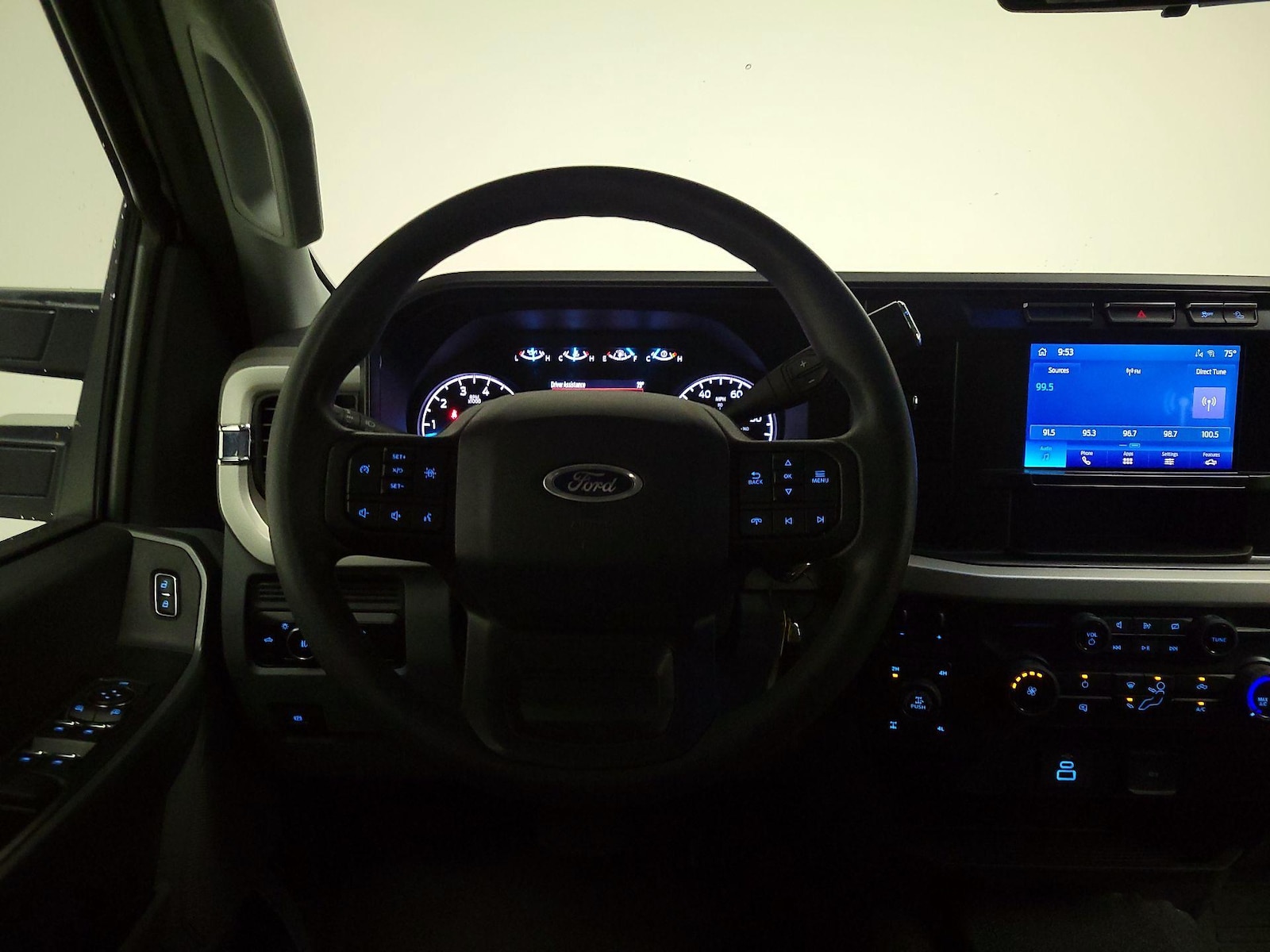 2024 Ford F-350 Super Duty XLT - Photo 11