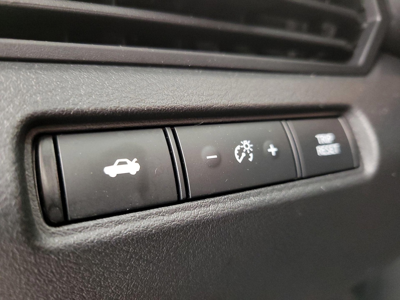 2022 Nissan Altima SR - Photo 14