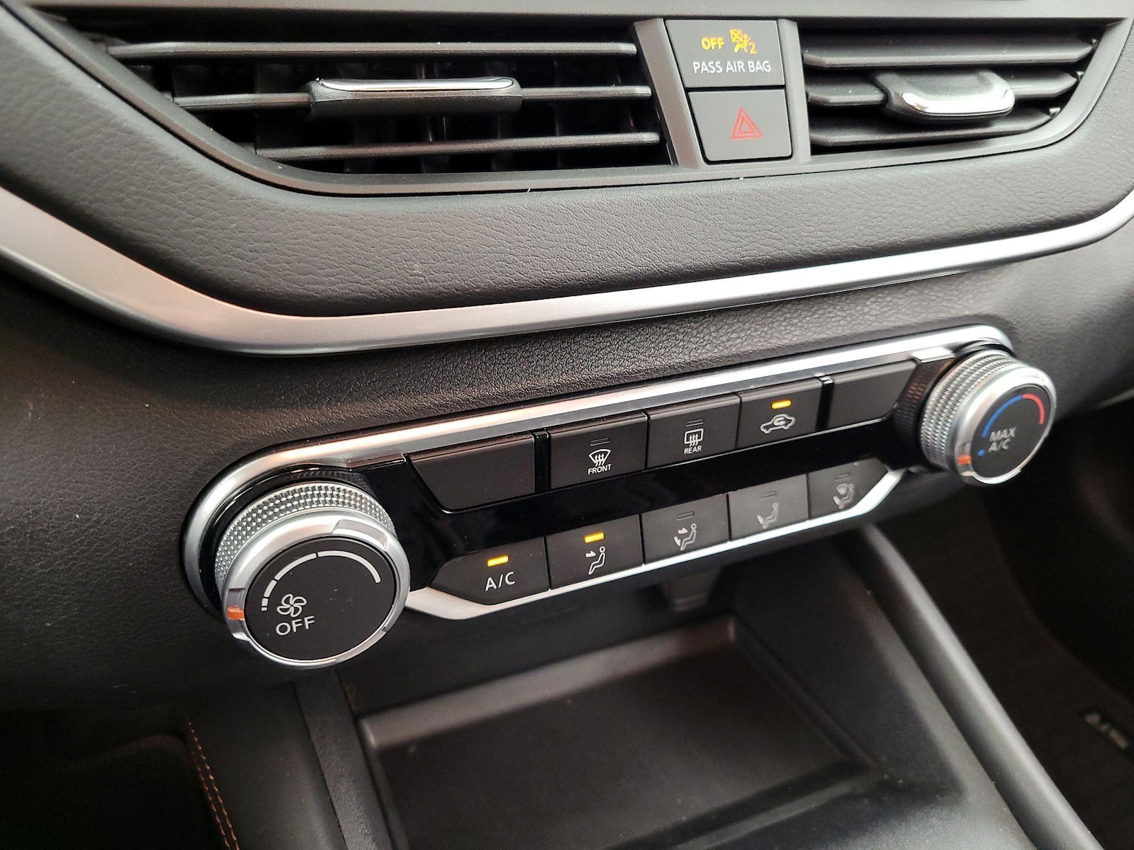 2022 Nissan Altima SR - Photo 17