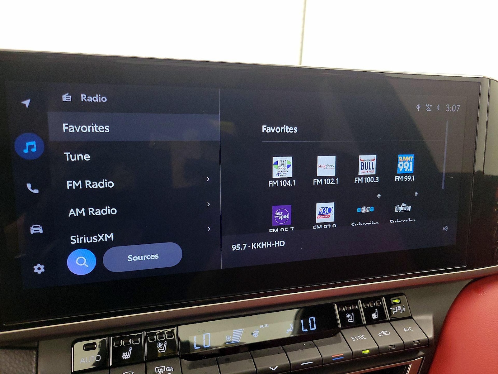 2025 Toyota Camry XSE - Photo 16