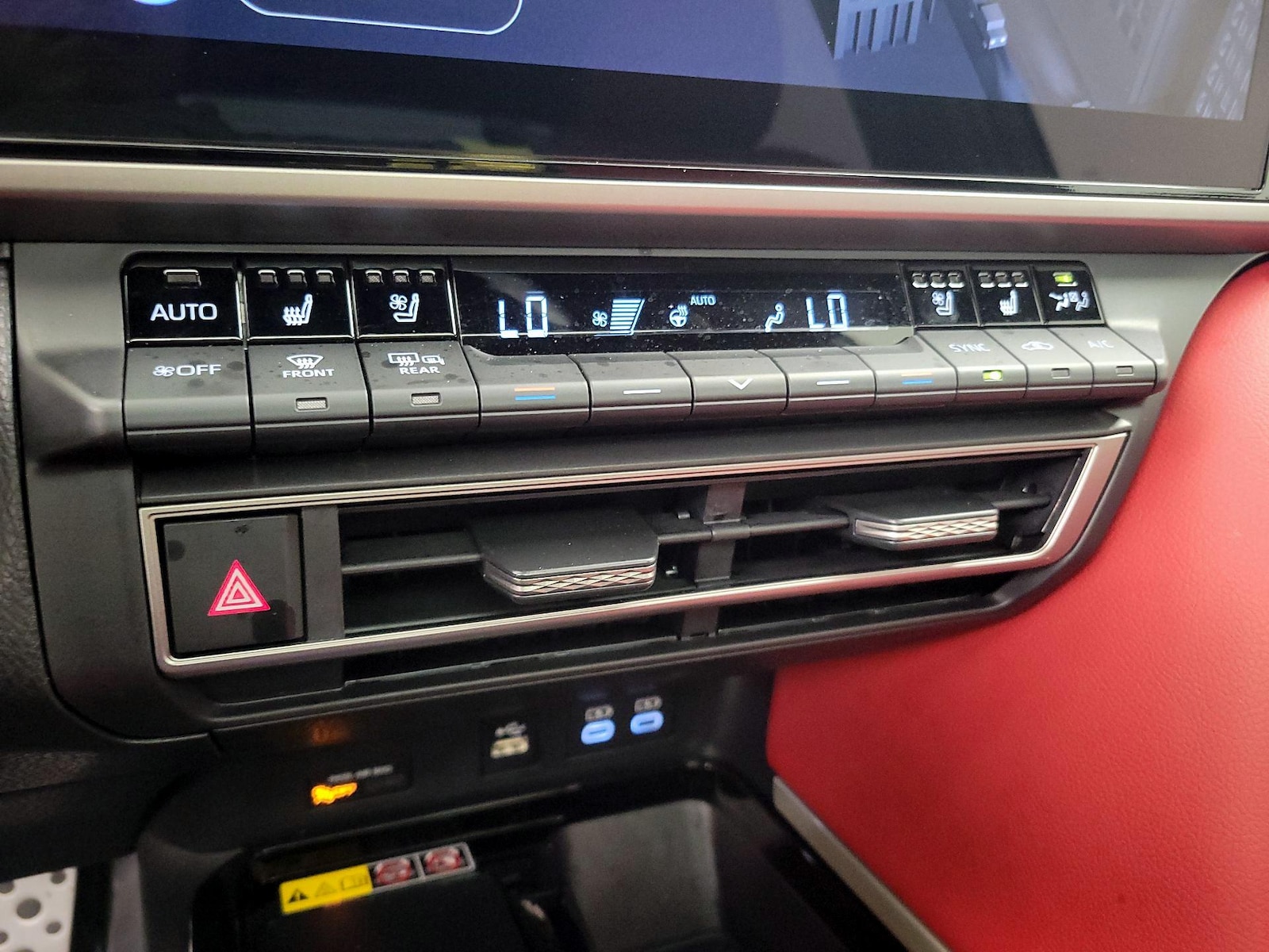 2025 Toyota Camry XSE - Photo 17