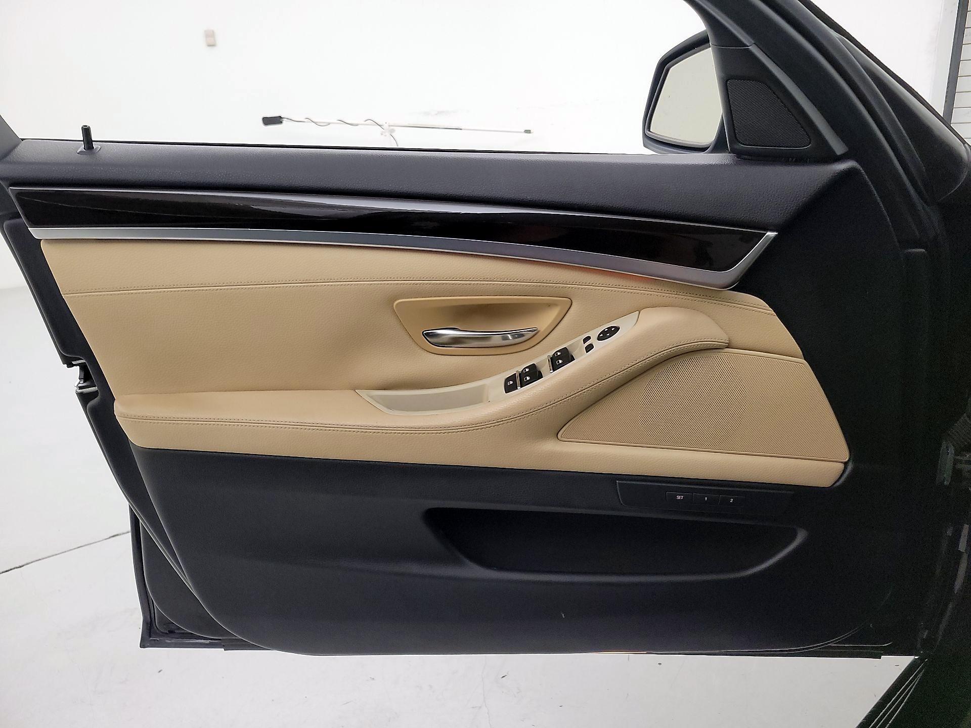 Thumbnail: 2016 BMW 5 Series - 12