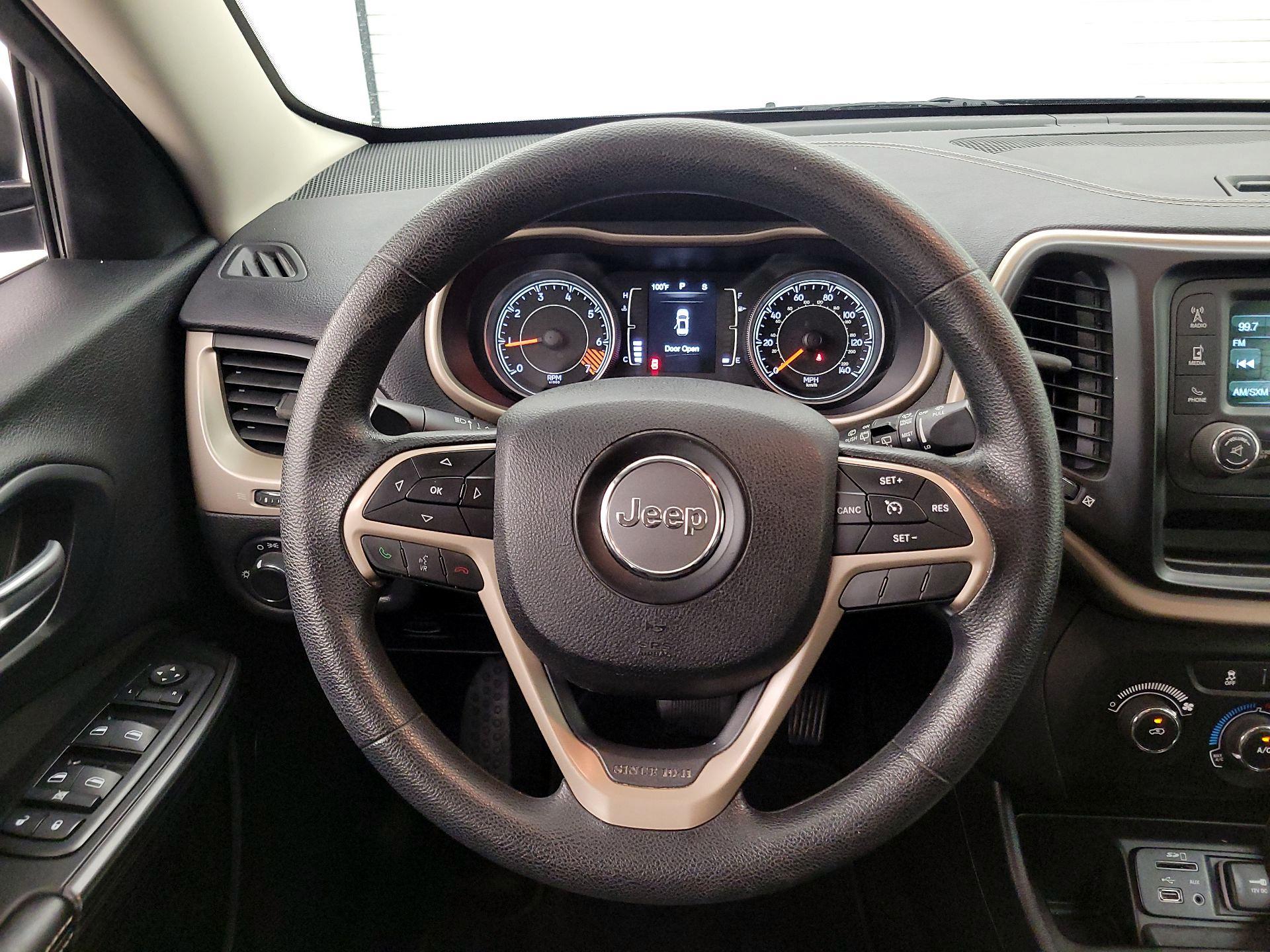 Thumbnail: 2015 Jeep Cherokee - 10