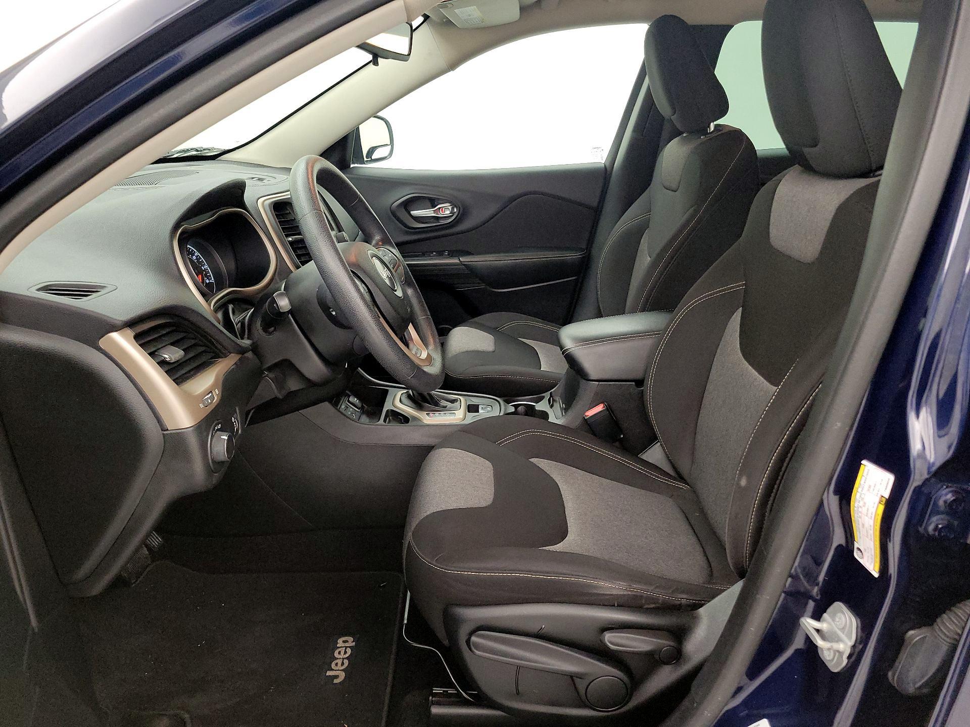 Thumbnail: 2015 Jeep Cherokee - 11