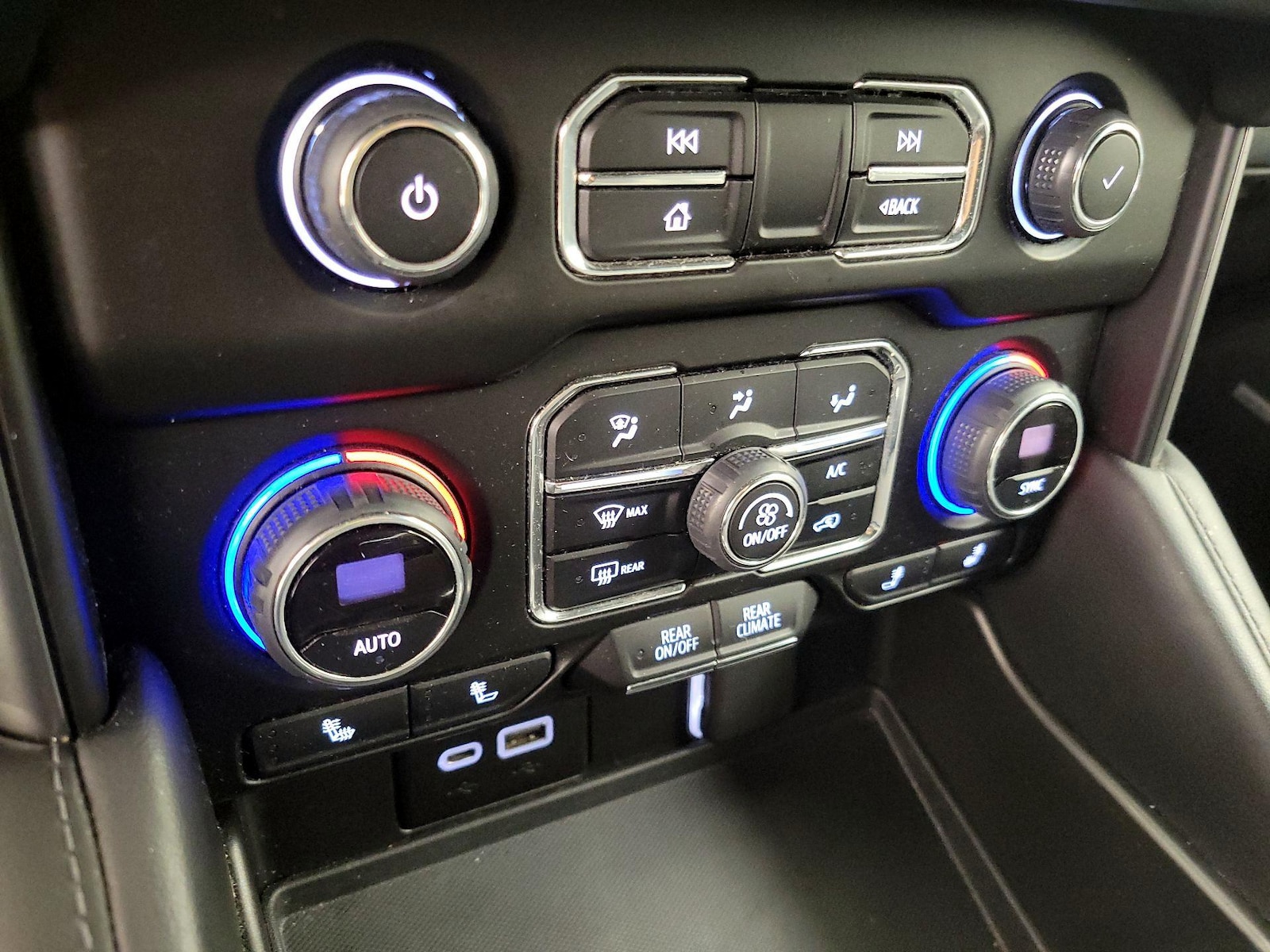 2022 Chevrolet Tahoe LT - Photo 17