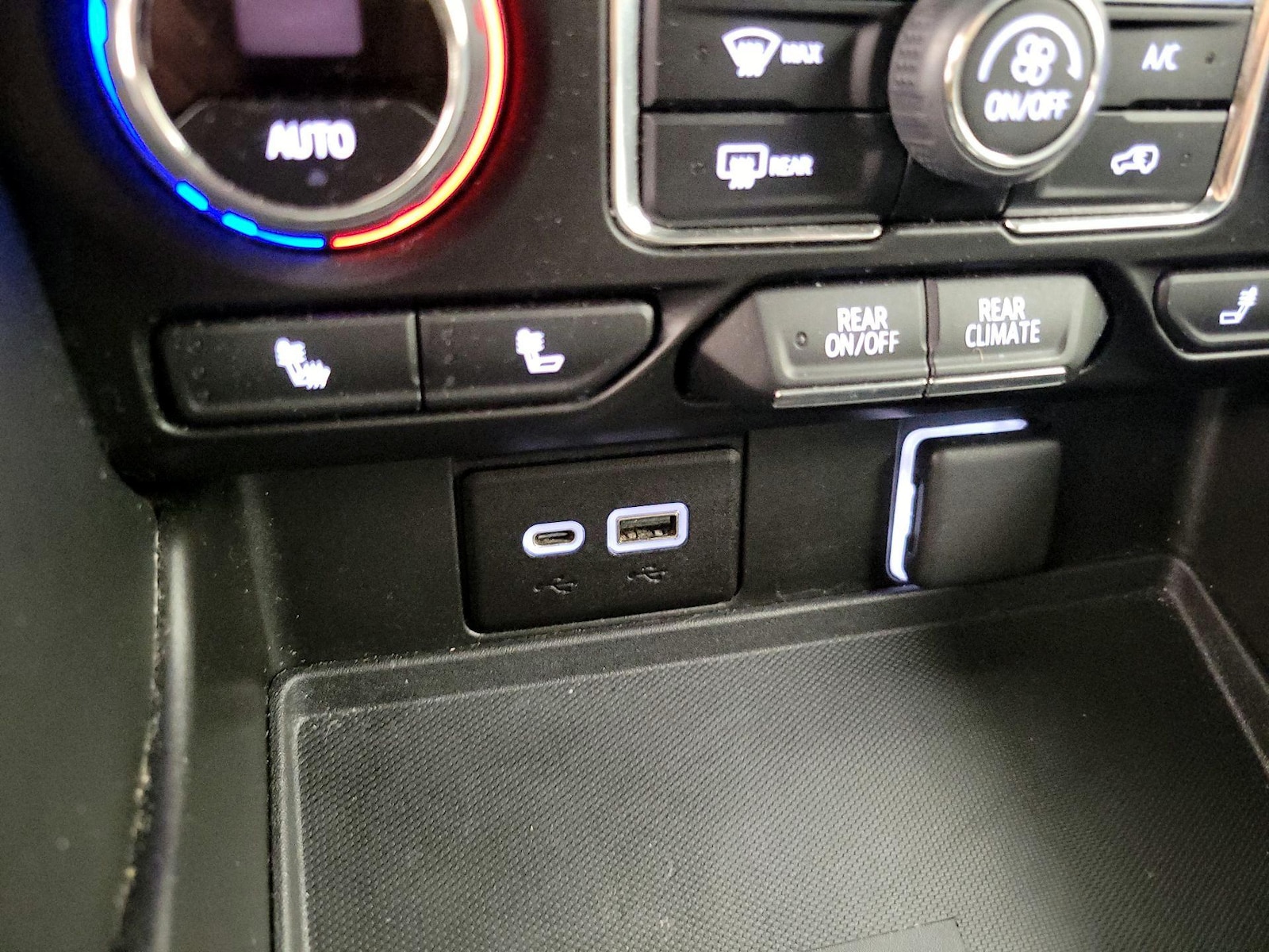2022 Chevrolet Tahoe LT - Photo 19