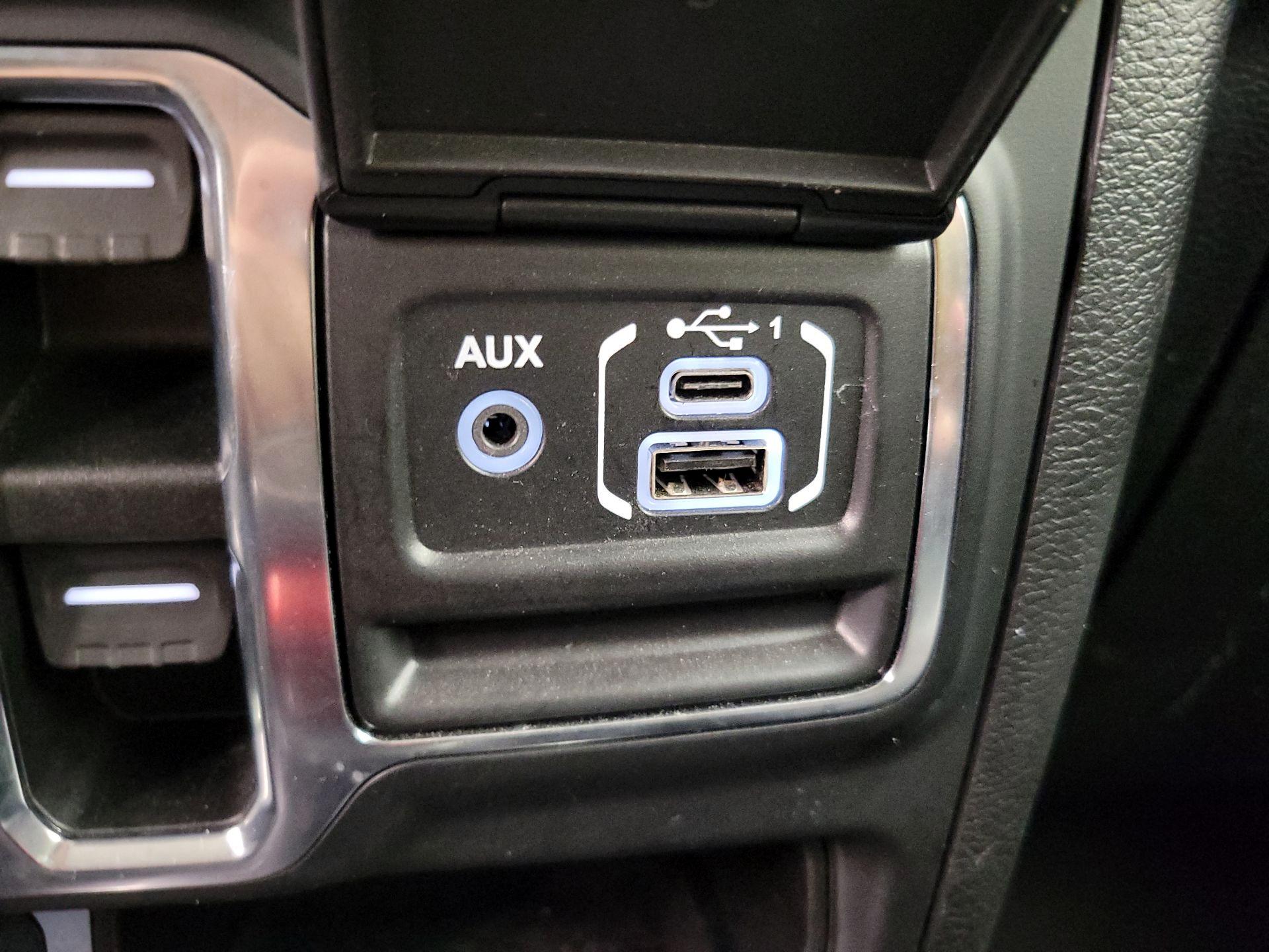 Thumbnail: 2021 Jeep Gladiator - 19