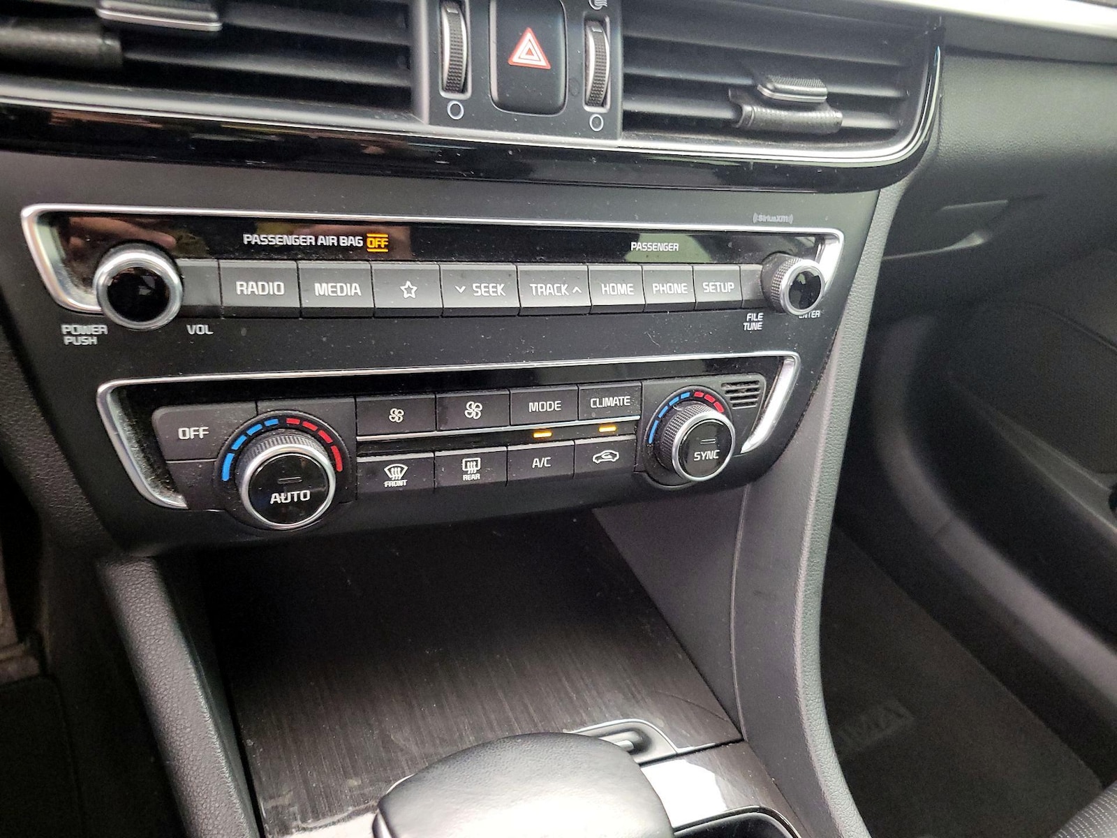 2020 Kia Optima EX - Photo 17