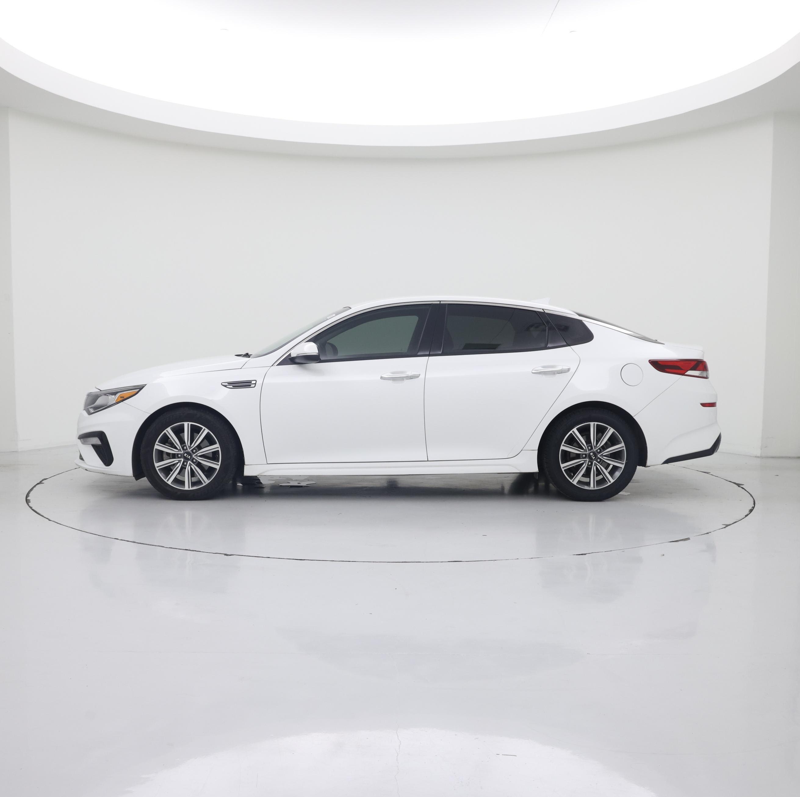 Thumbnail: 2020 Kia Optima - 3