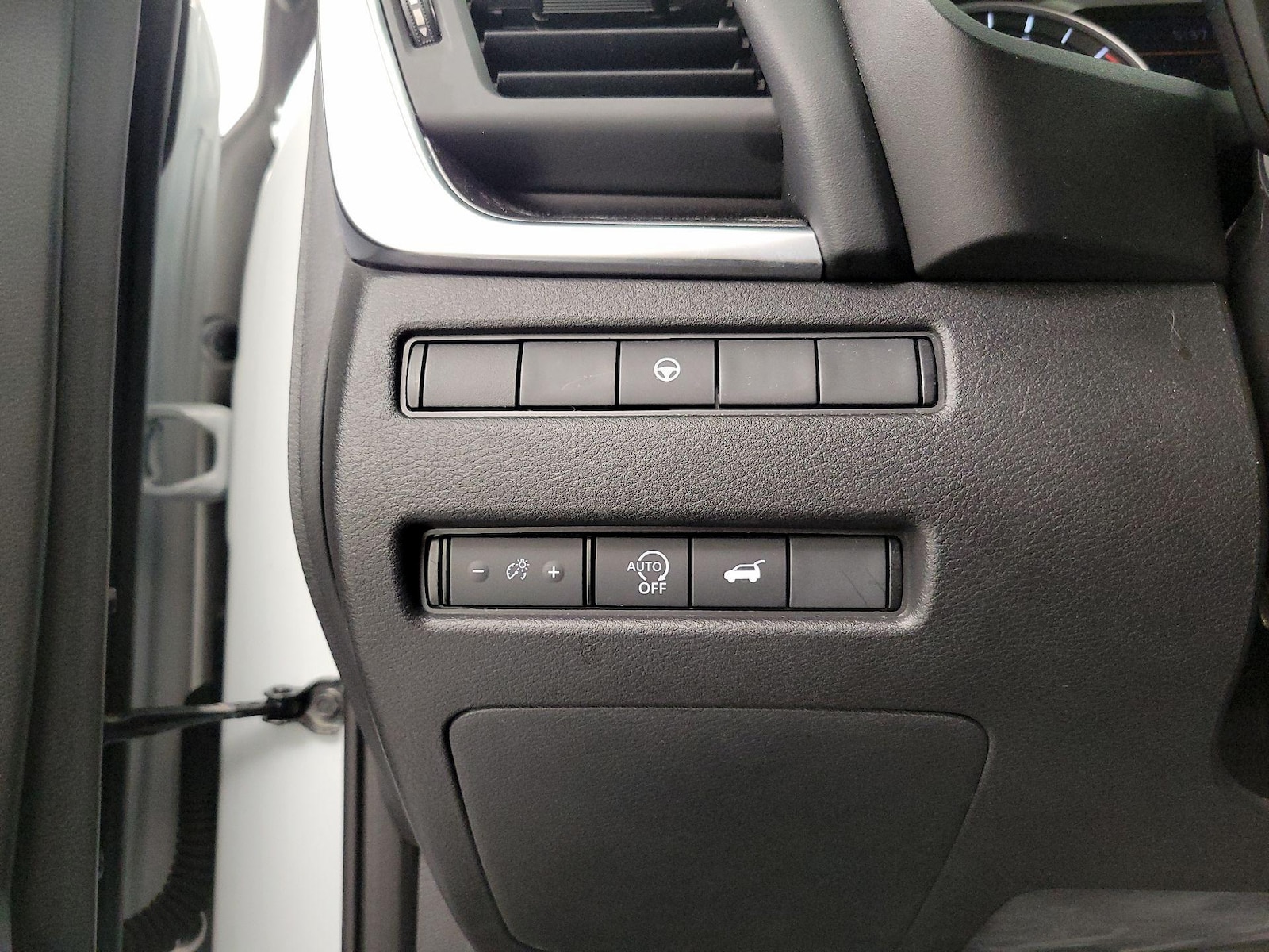 2024 Nissan Rogue SV - Photo 14