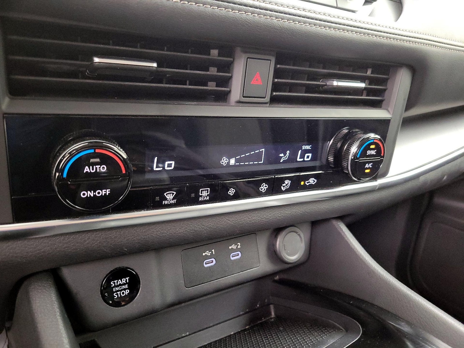 2024 Nissan Rogue SV - Photo 17