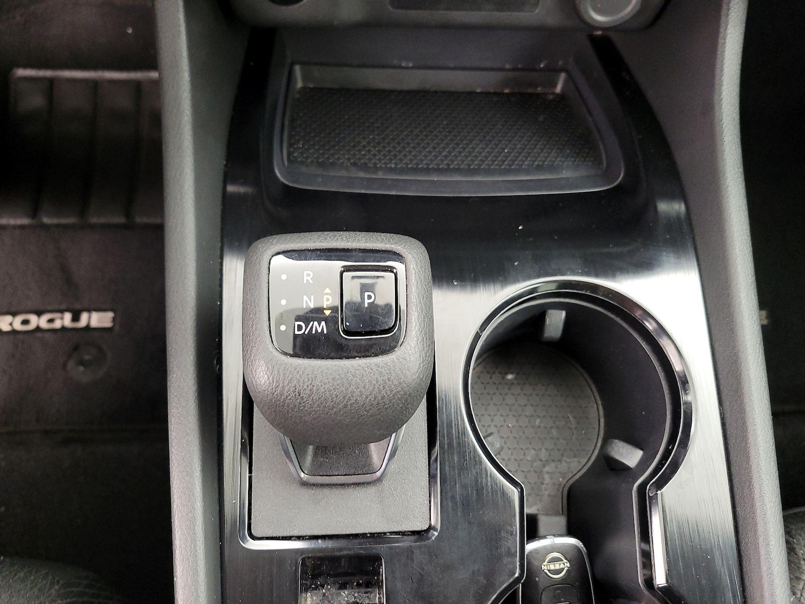 2024 Nissan Rogue SV - Photo 18