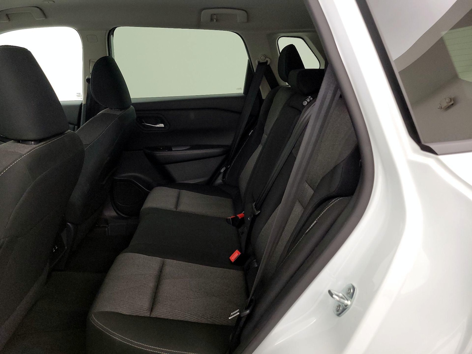 2024 Nissan Rogue SV - Photo 20