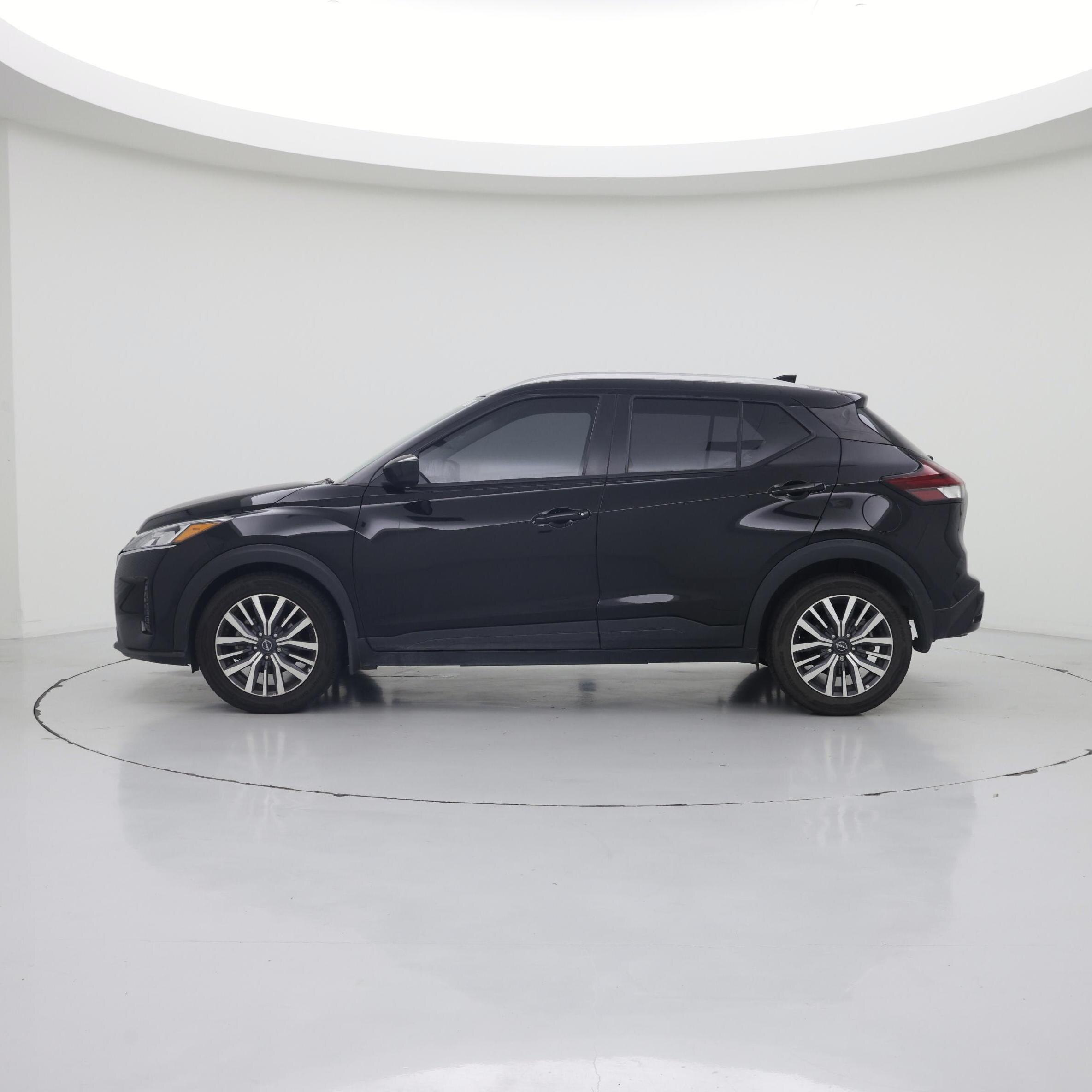 Thumbnail: 2023 Nissan Kicks - 3