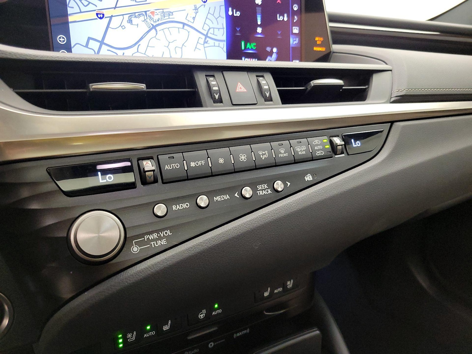 2021 Lexus ES 350 - Photo 18