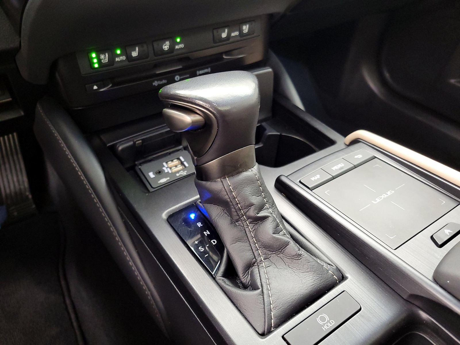 2021 Lexus ES 350 - Photo 19