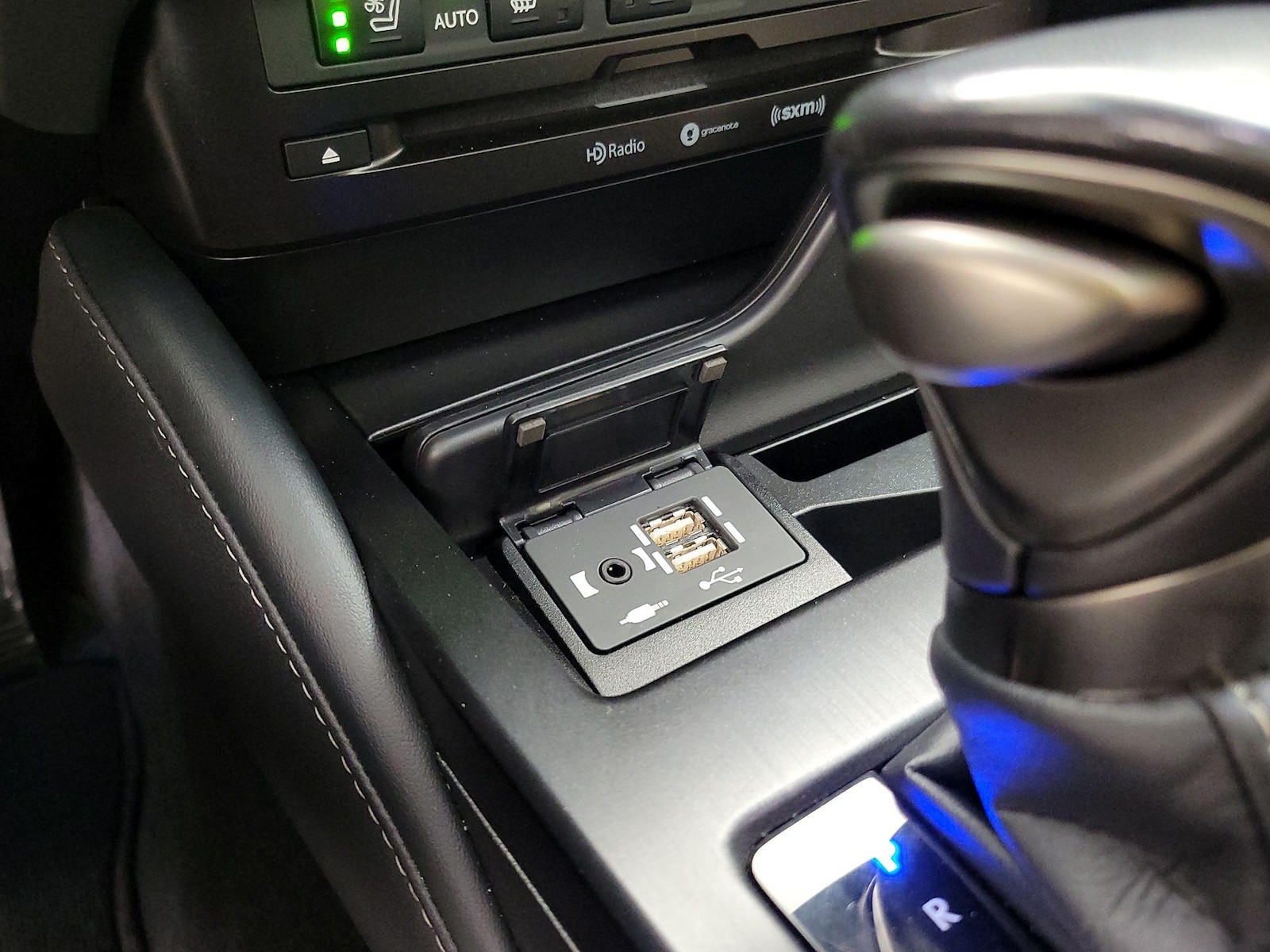 2021 Lexus ES 350 - Photo 20