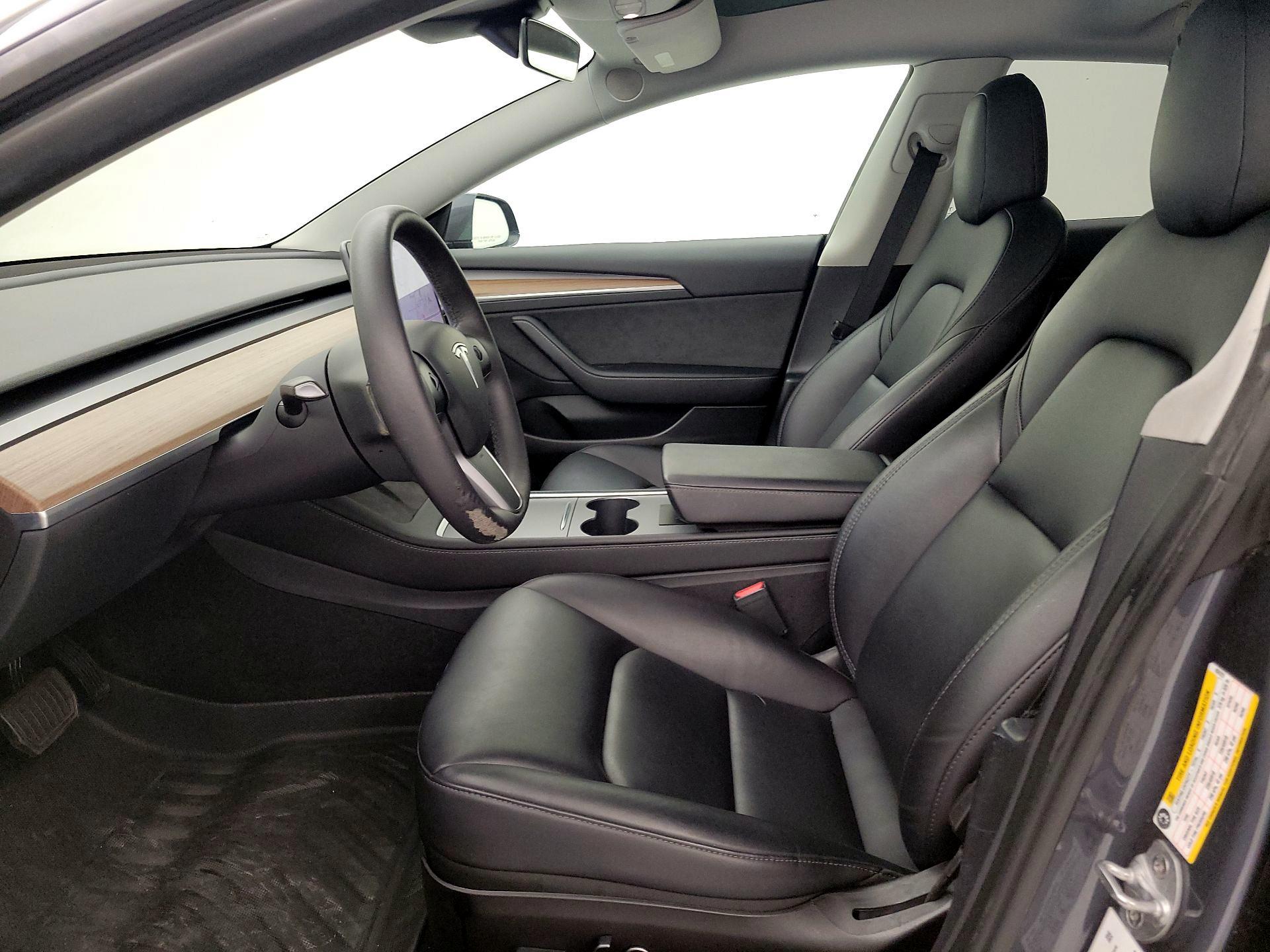 Thumbnail: 2023 Tesla Model 3 - 11