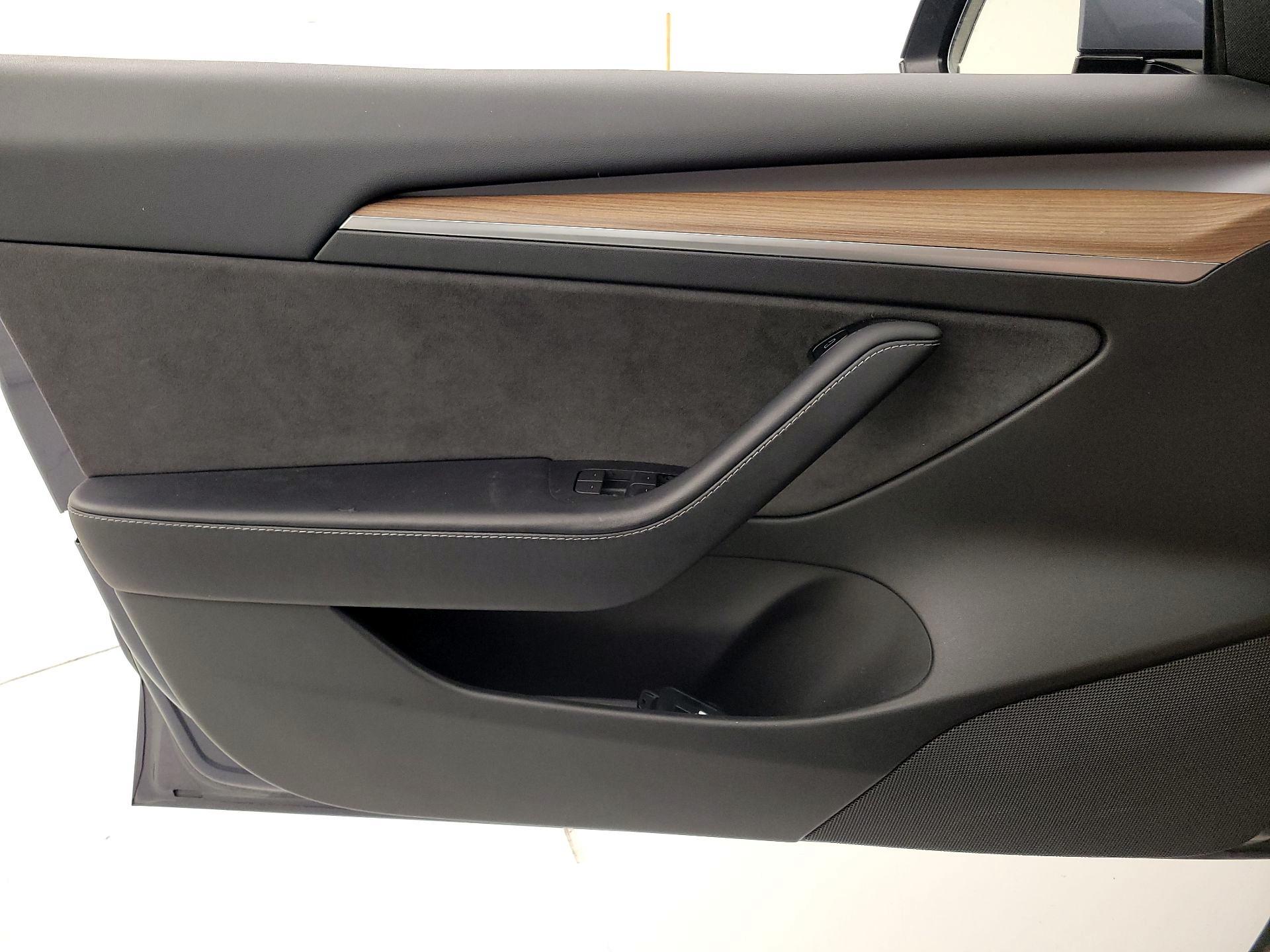 Thumbnail: 2023 Tesla Model 3 - 12