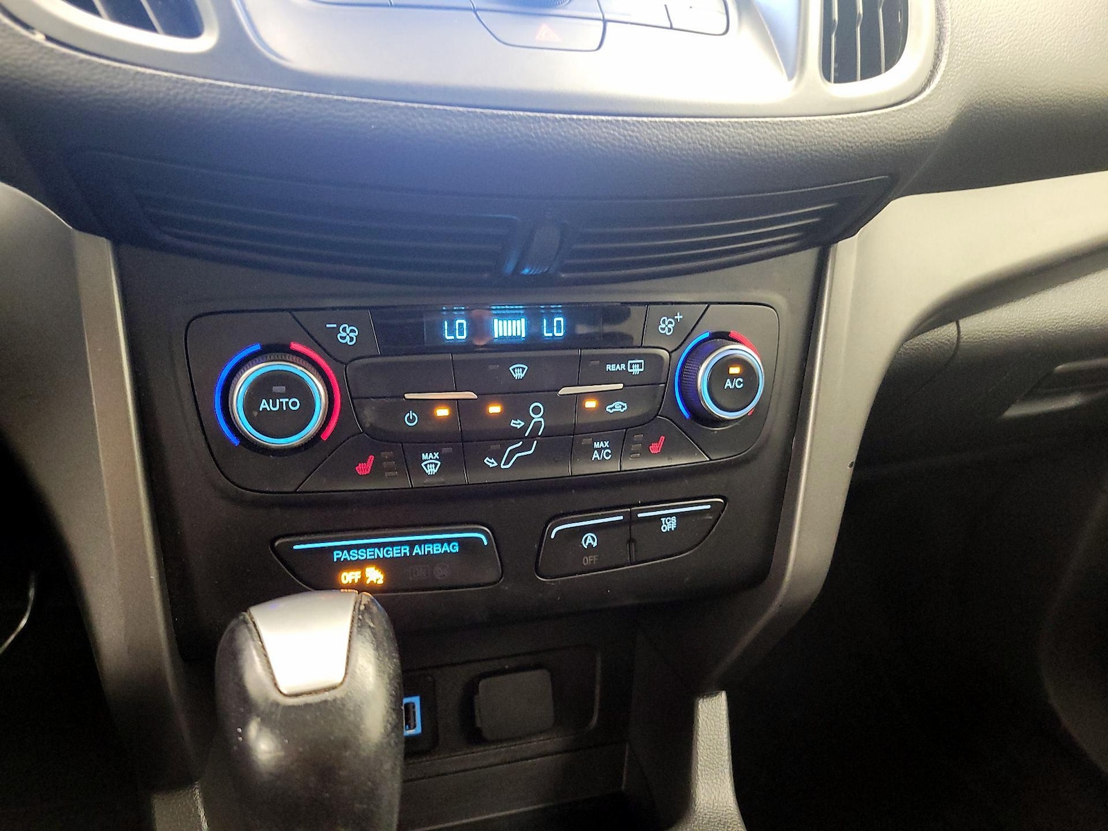 2017 Ford Escape SE - Photo 17