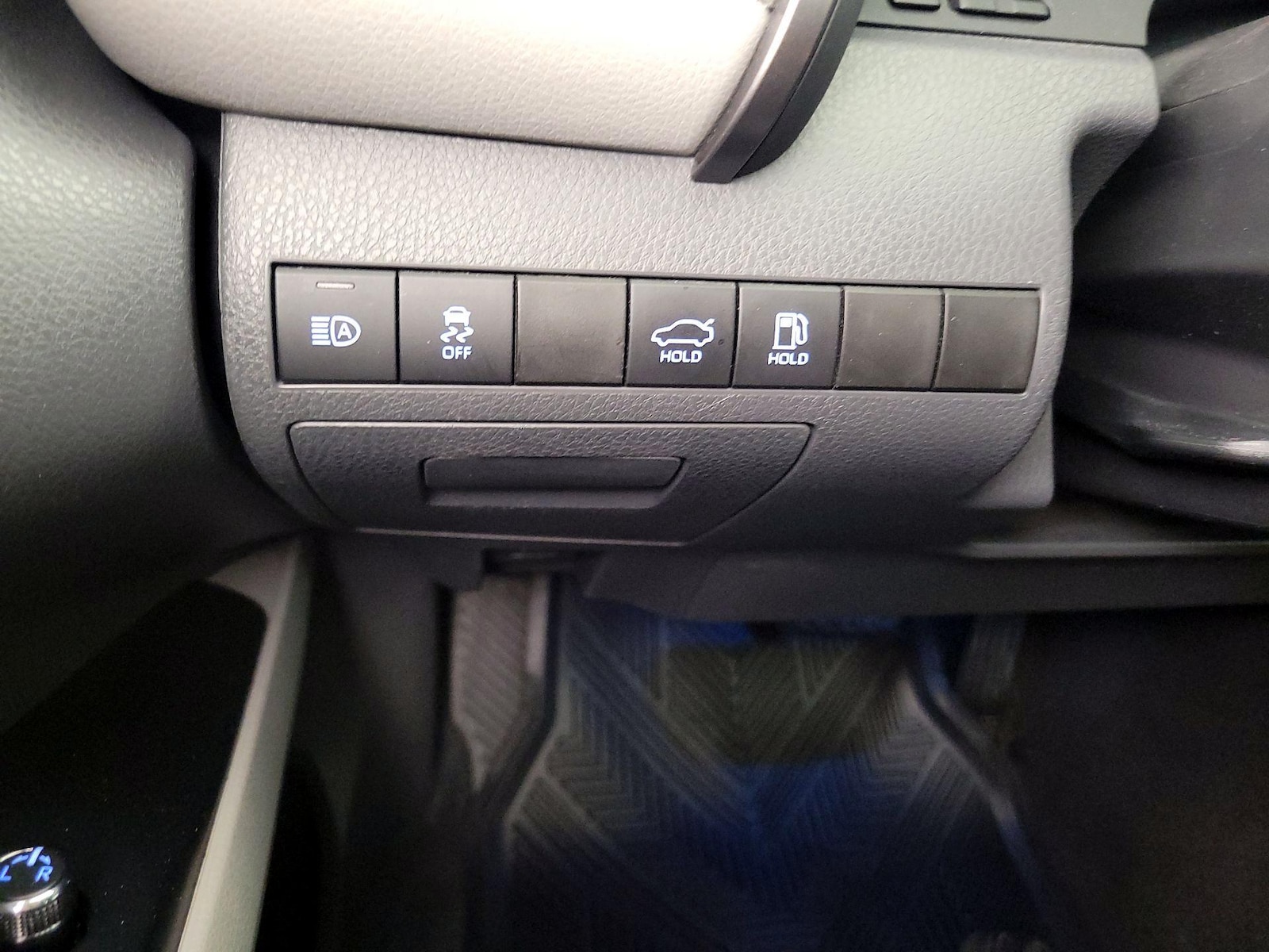 2020 Toyota Camry XSE - Photo 14