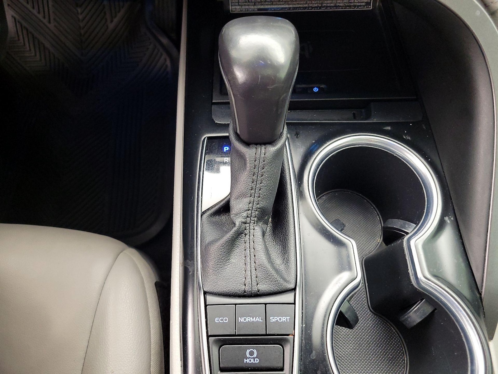 2020 Toyota Camry XSE - Photo 18
