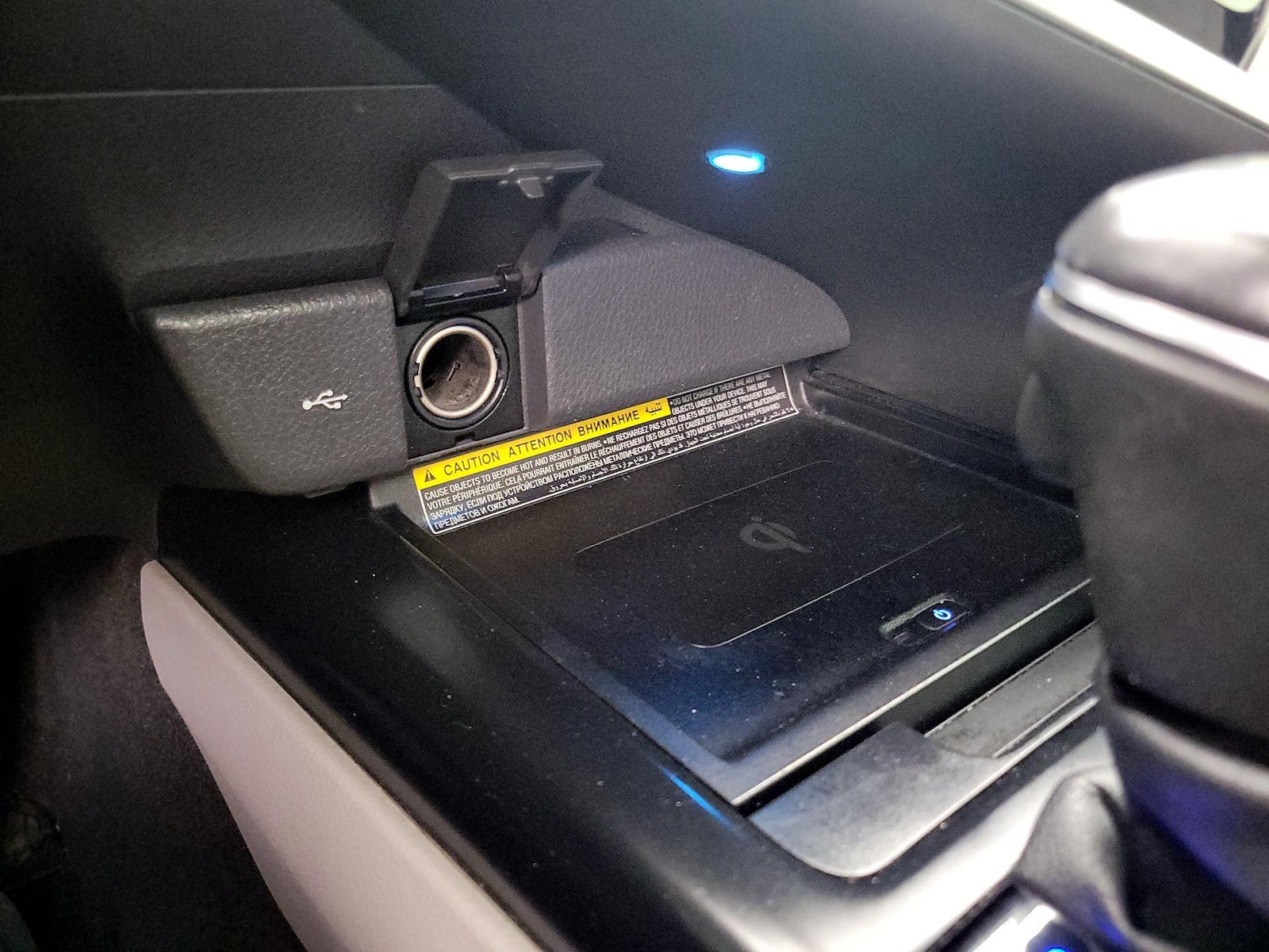 2020 Toyota Camry XSE - Photo 19