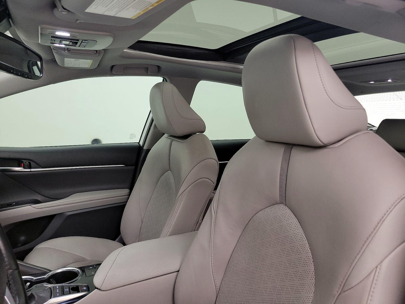 2020 Toyota Camry XSE - Photo 20