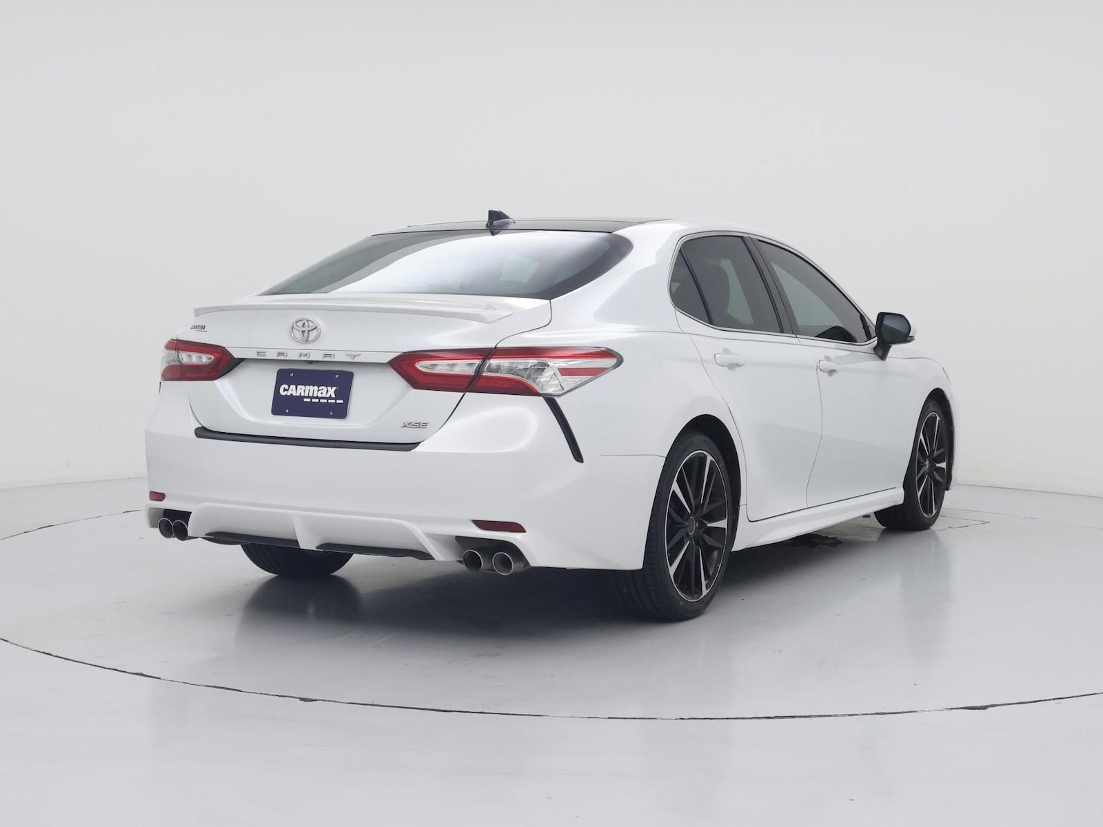 2020 Toyota Camry XSE - Photo 9